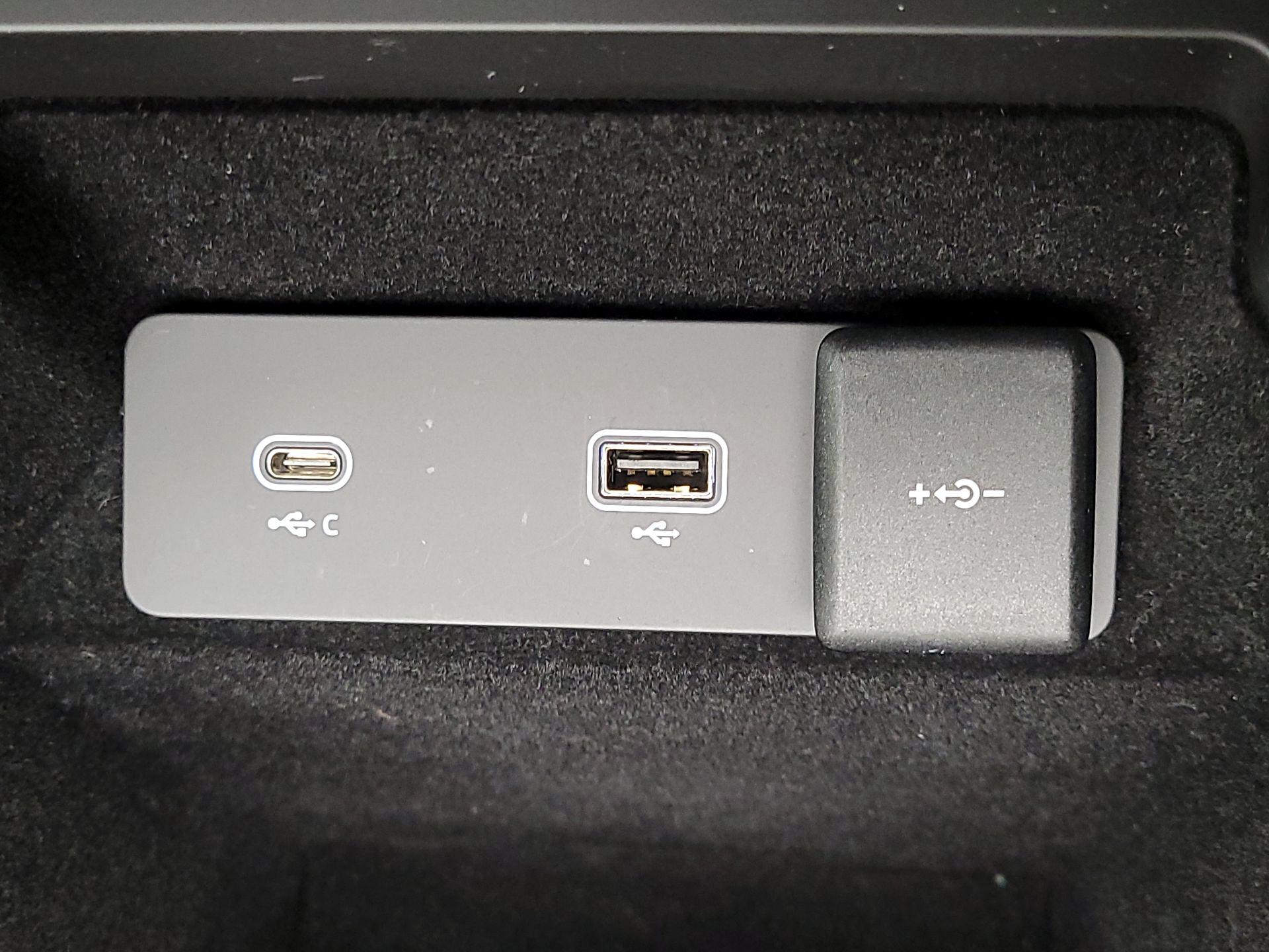 Thumbnail: 2021 Land Rover Discovery Sport - 19