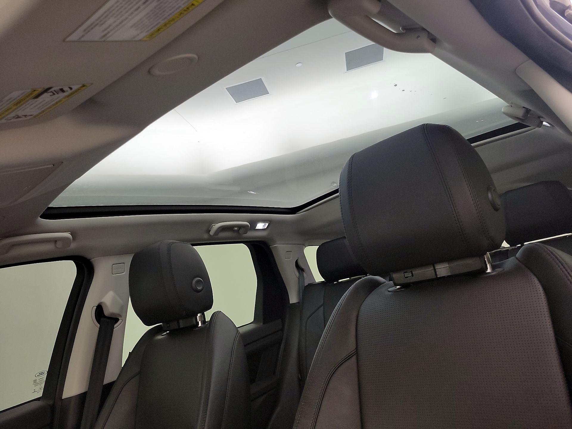 Thumbnail: 2021 Land Rover Discovery Sport - 20