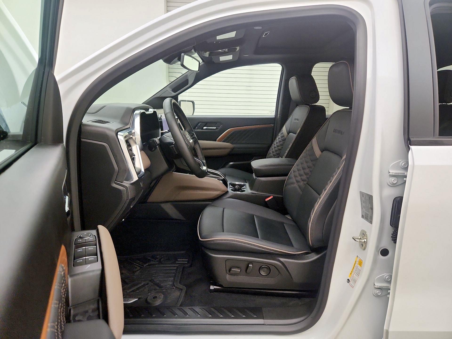 Thumbnail: 2024 GMC Canyon - 11