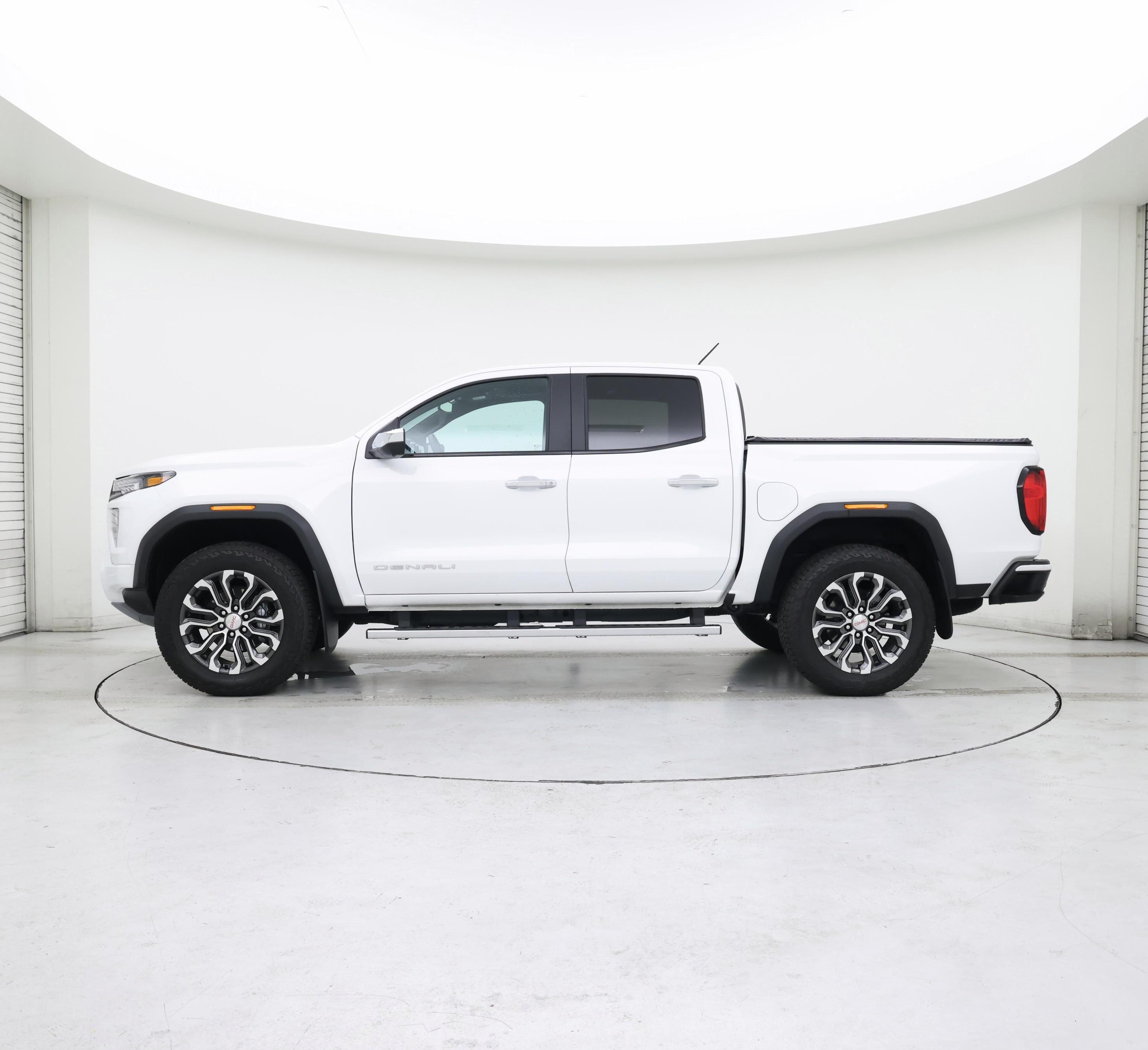 Thumbnail: 2024 GMC Canyon - 3