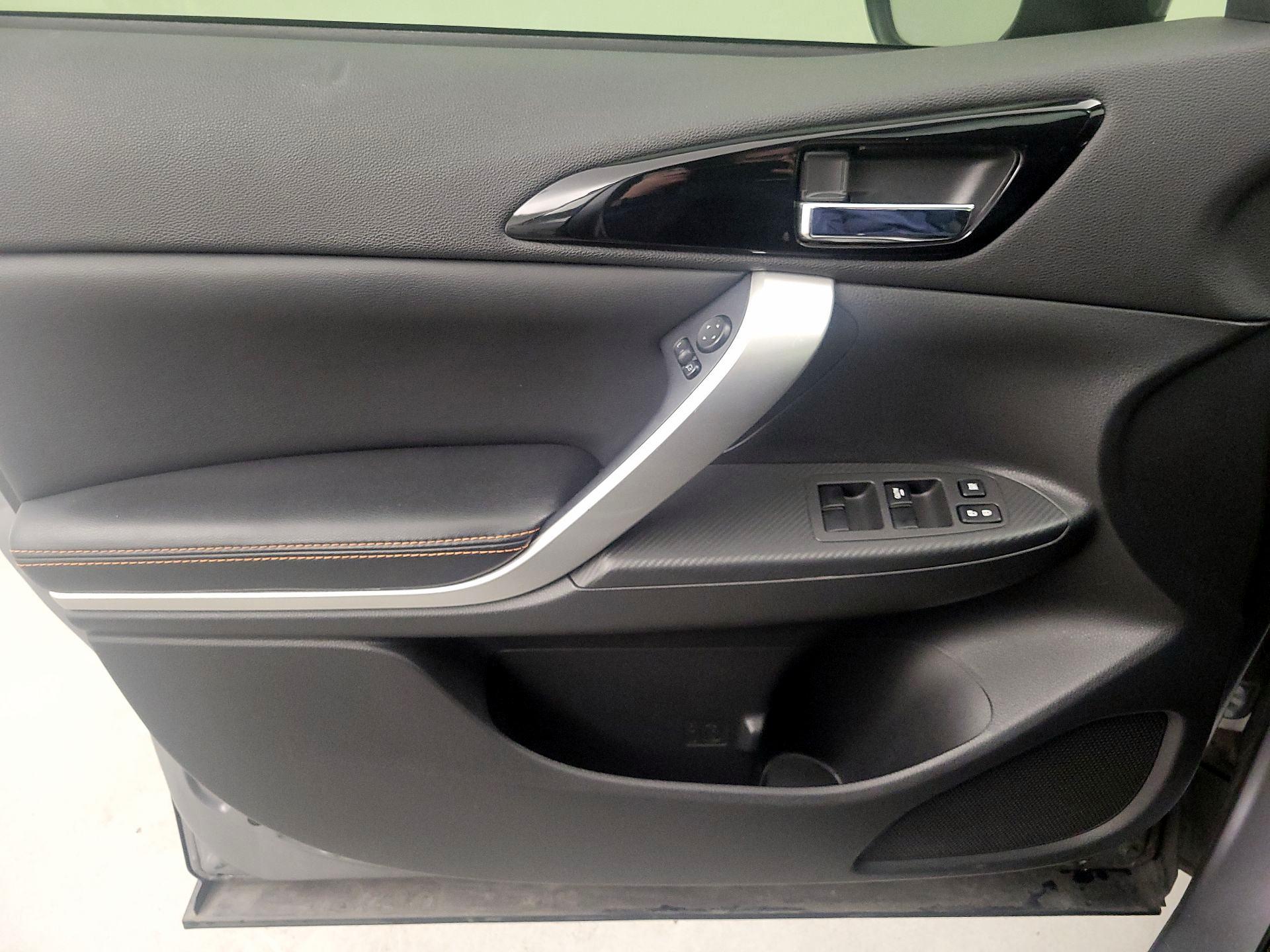 Thumbnail: 2019 Mitsubishi Eclipse Cross - 12