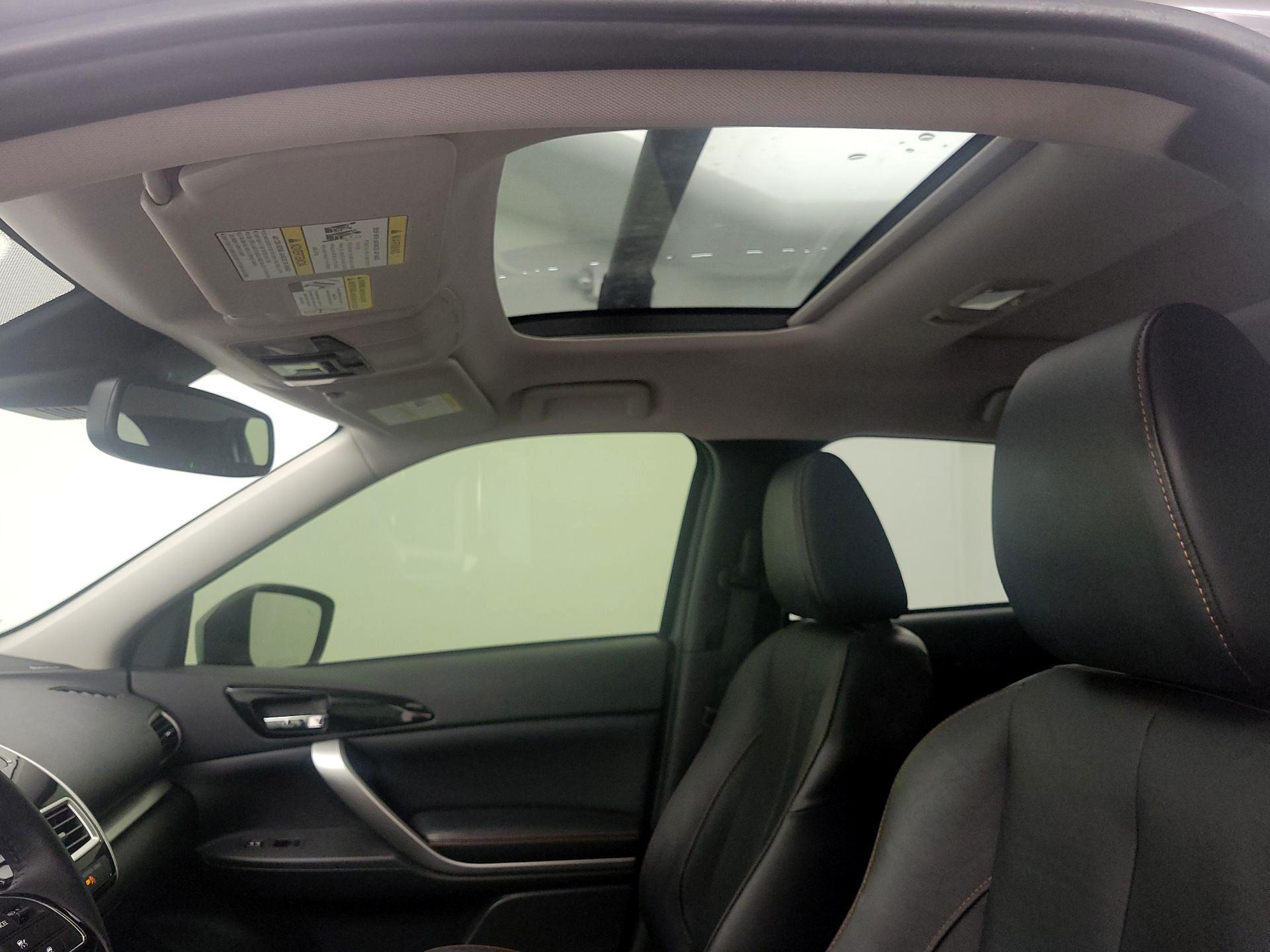 Thumbnail: 2019 Mitsubishi Eclipse Cross - 19