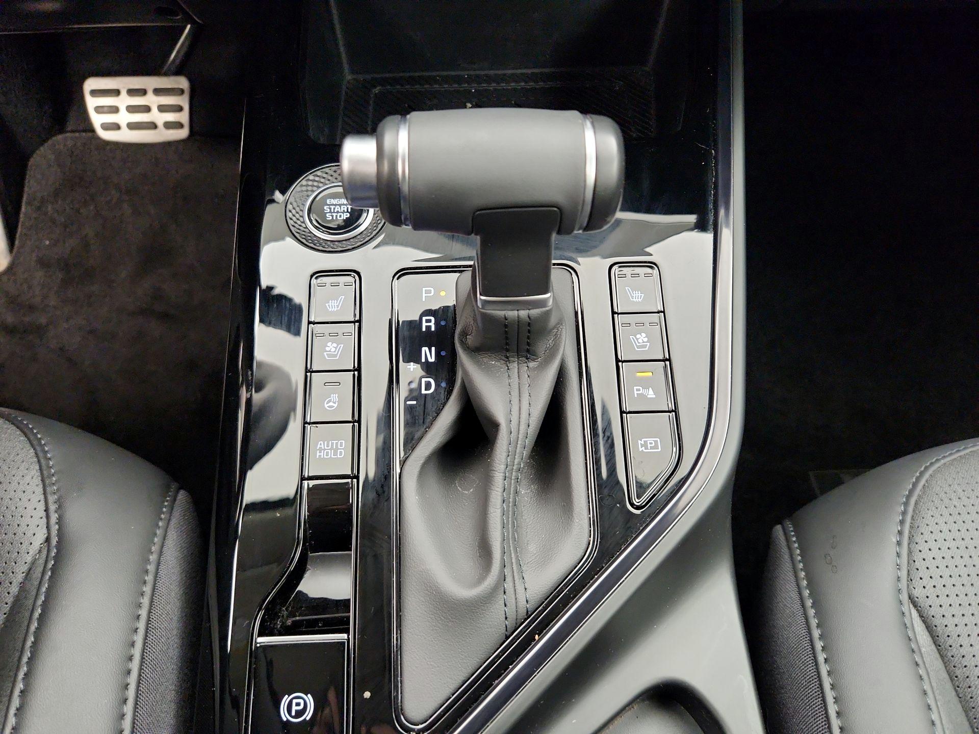 Thumbnail: 2025 Kia Niro - 18