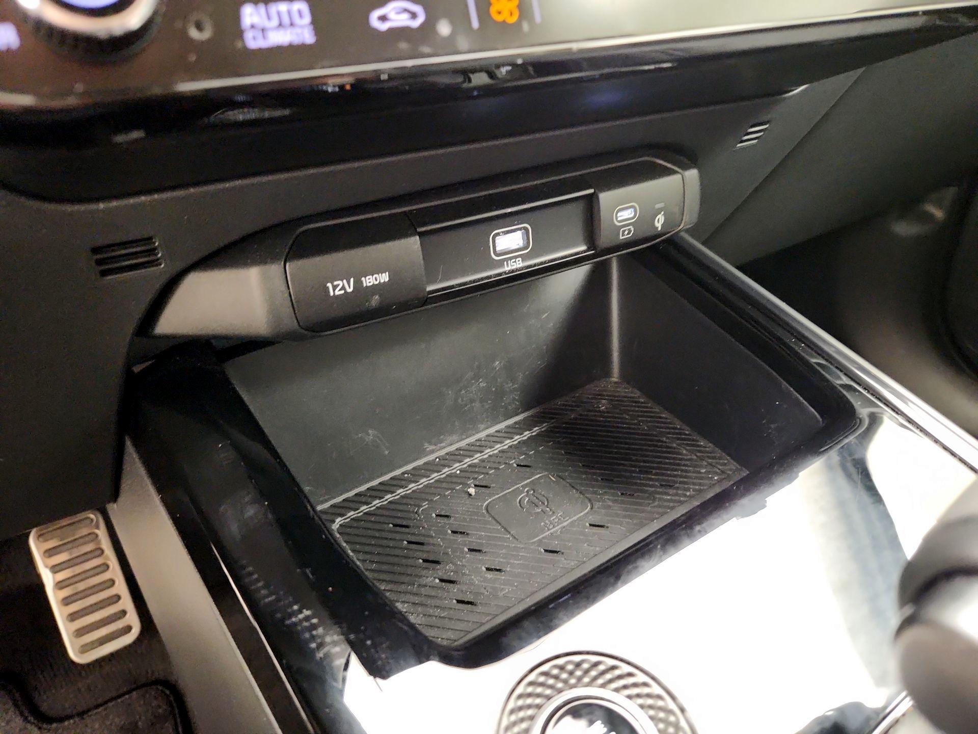 Thumbnail: 2025 Kia Niro - 19