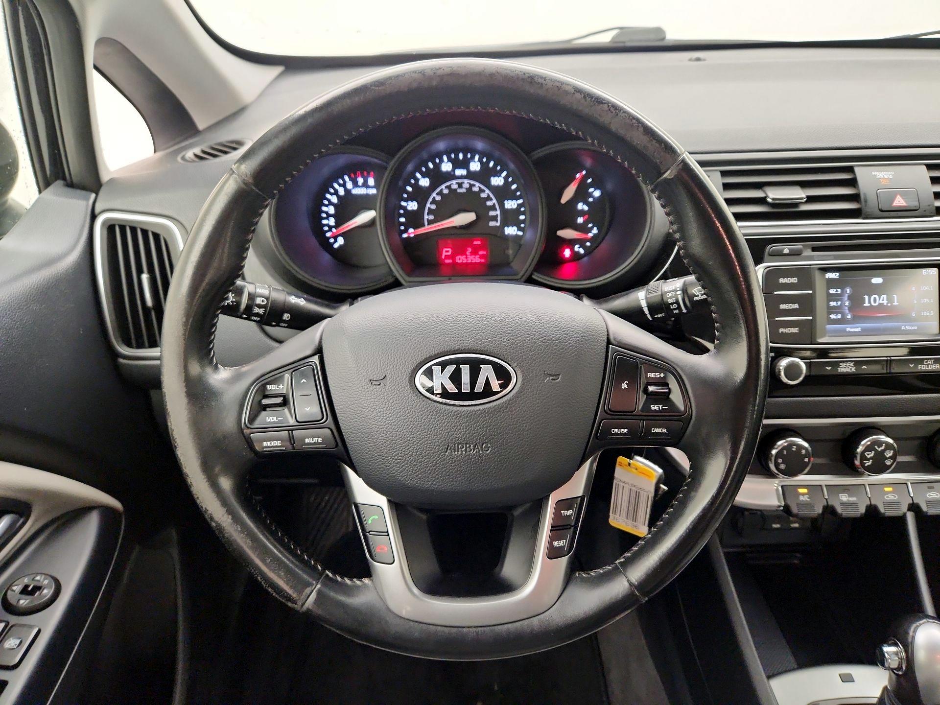 Thumbnail: 2016 Kia Rio - 10