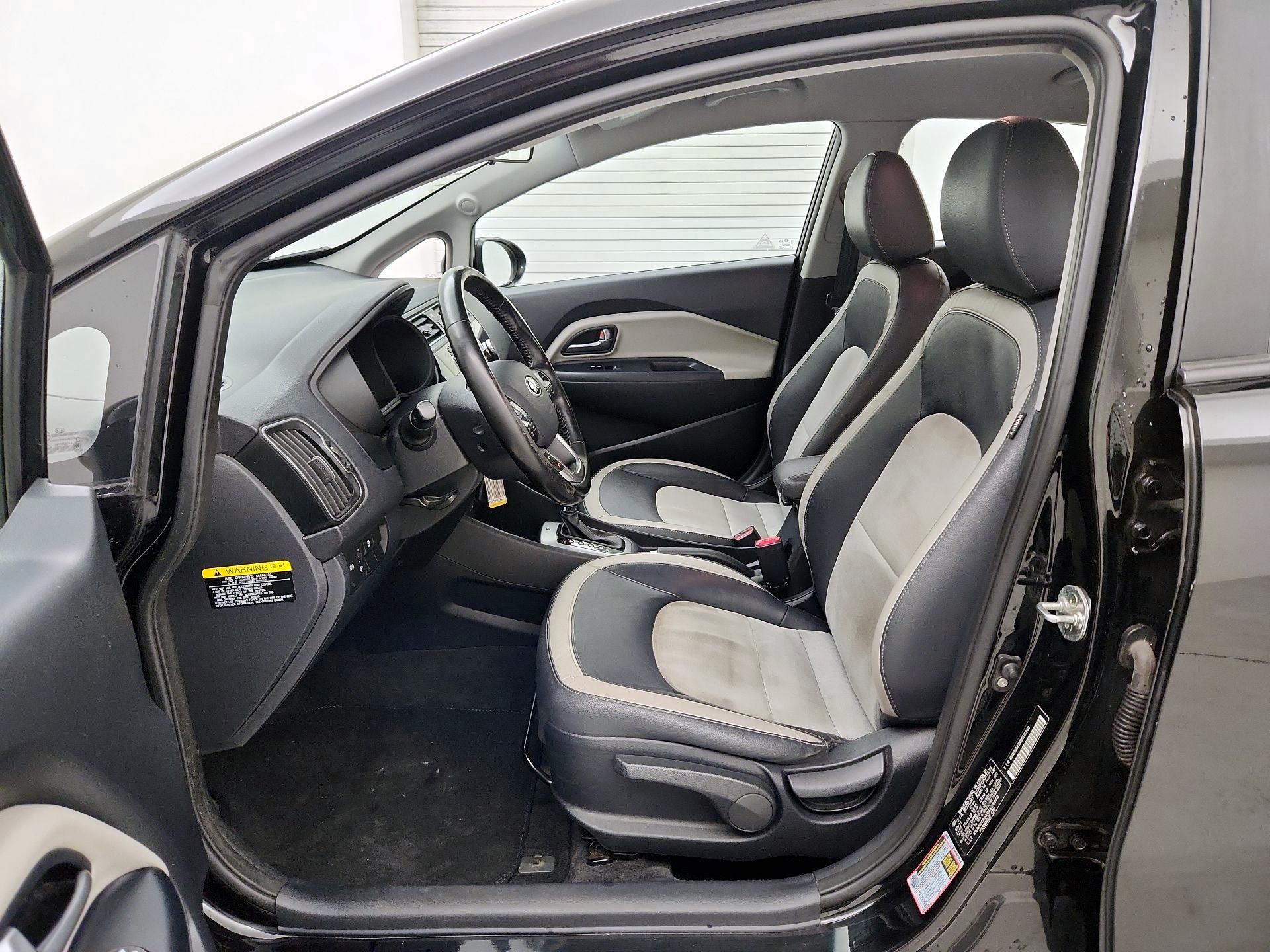 Thumbnail: 2016 Kia Rio - 11