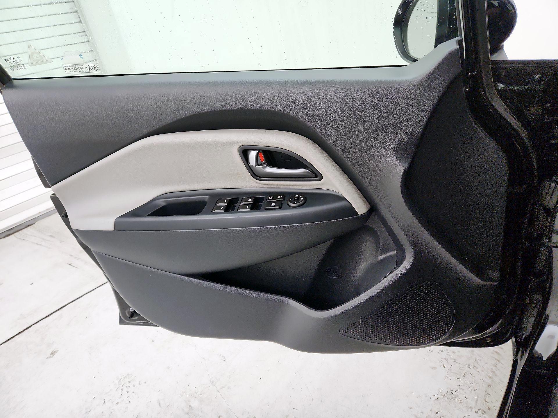 Thumbnail: 2016 Kia Rio - 12