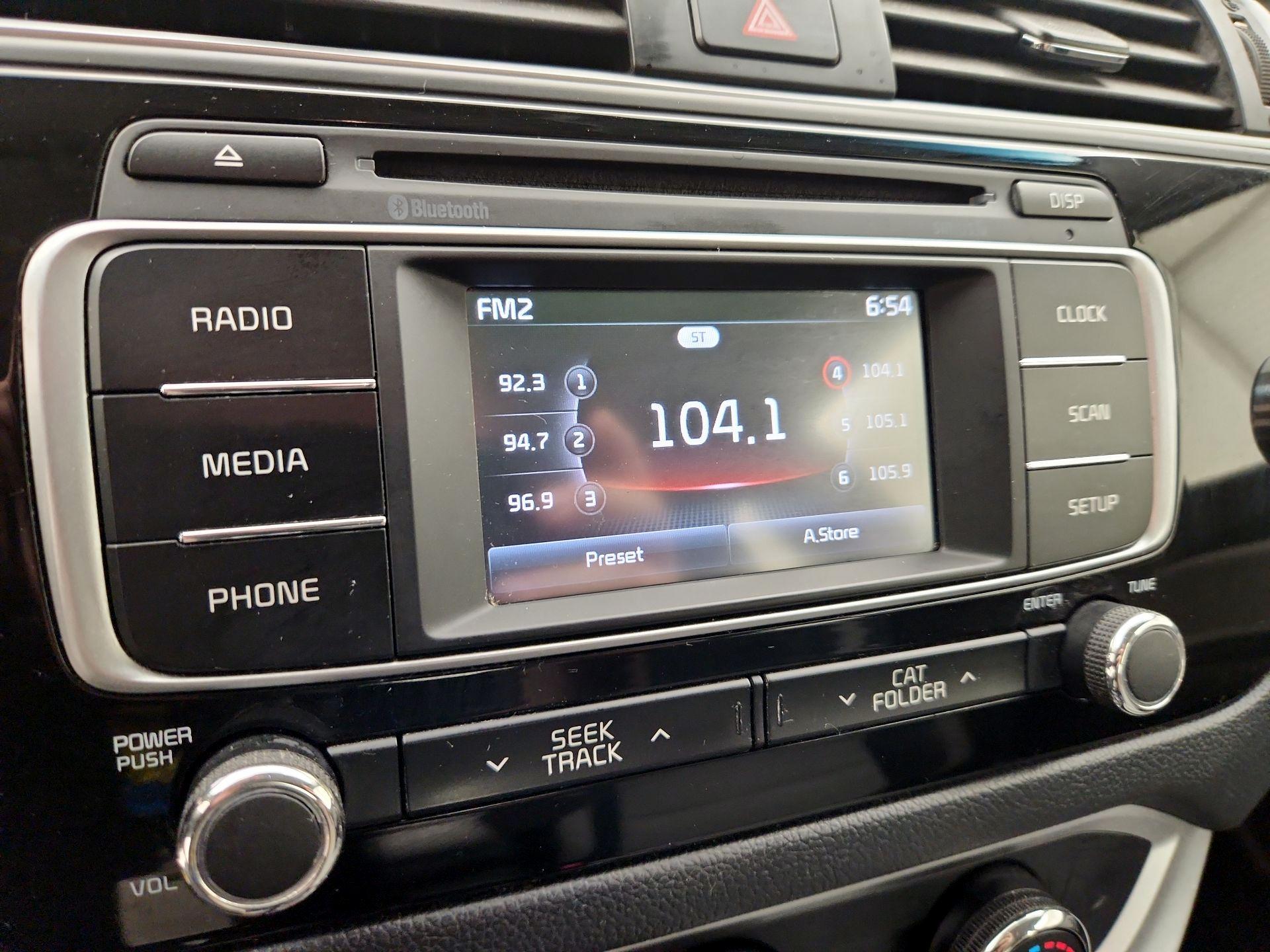 Thumbnail: 2016 Kia Rio - 15