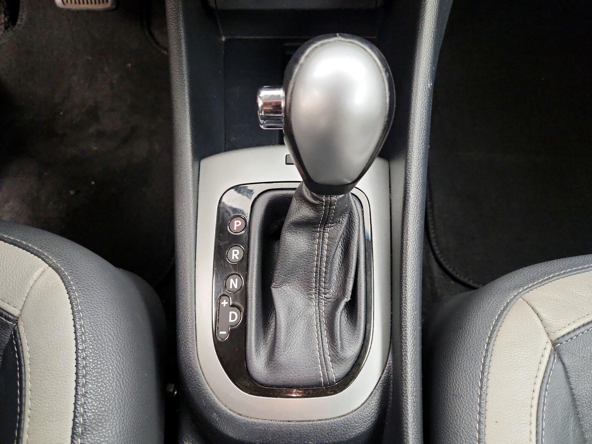 Thumbnail: 2016 Kia Rio - 17