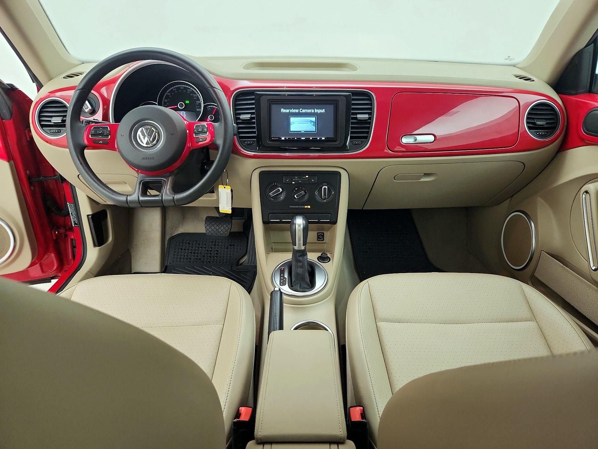 Thumbnail: 2015 Volkswagen Beetle - 9