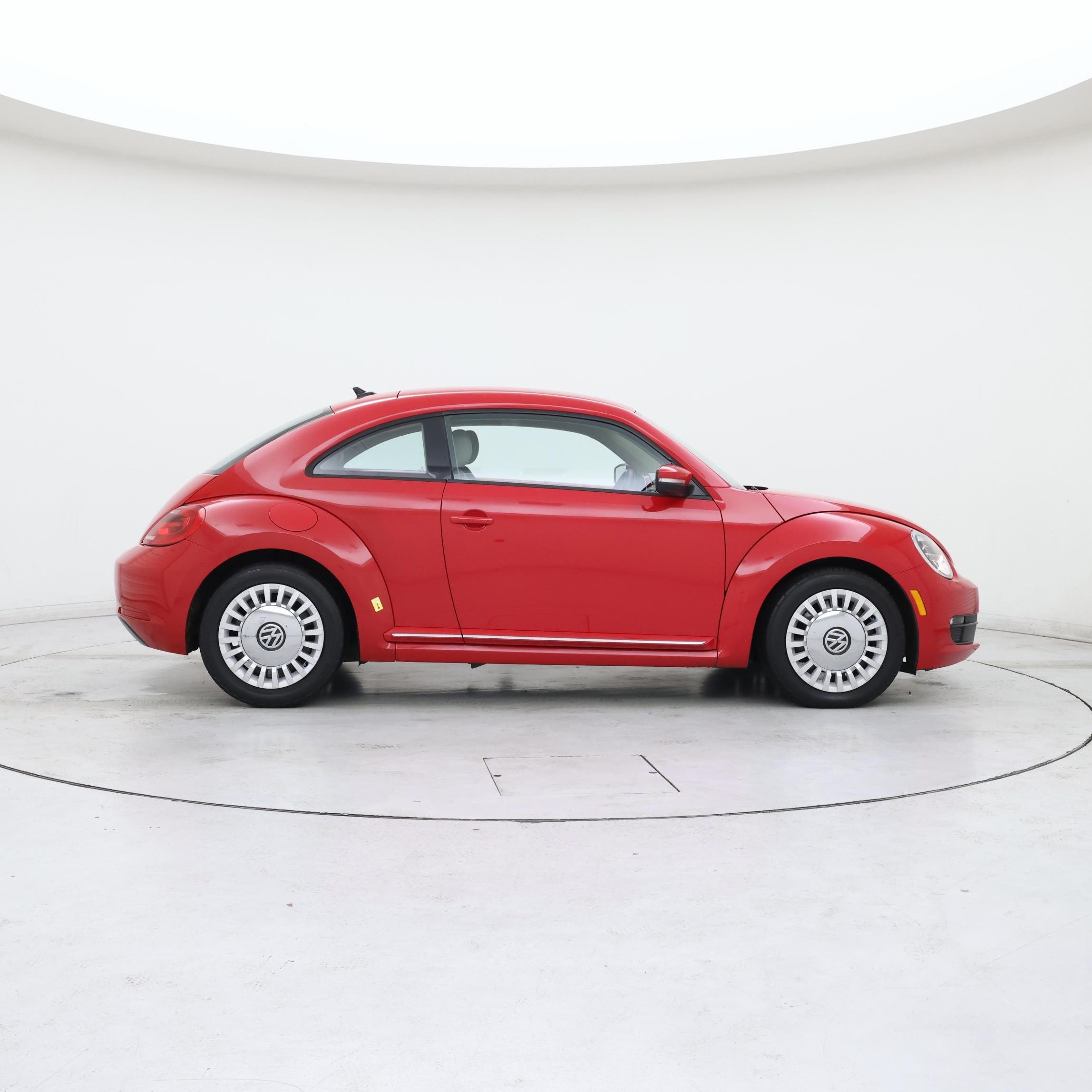 Thumbnail: 2015 Volkswagen Beetle - 7