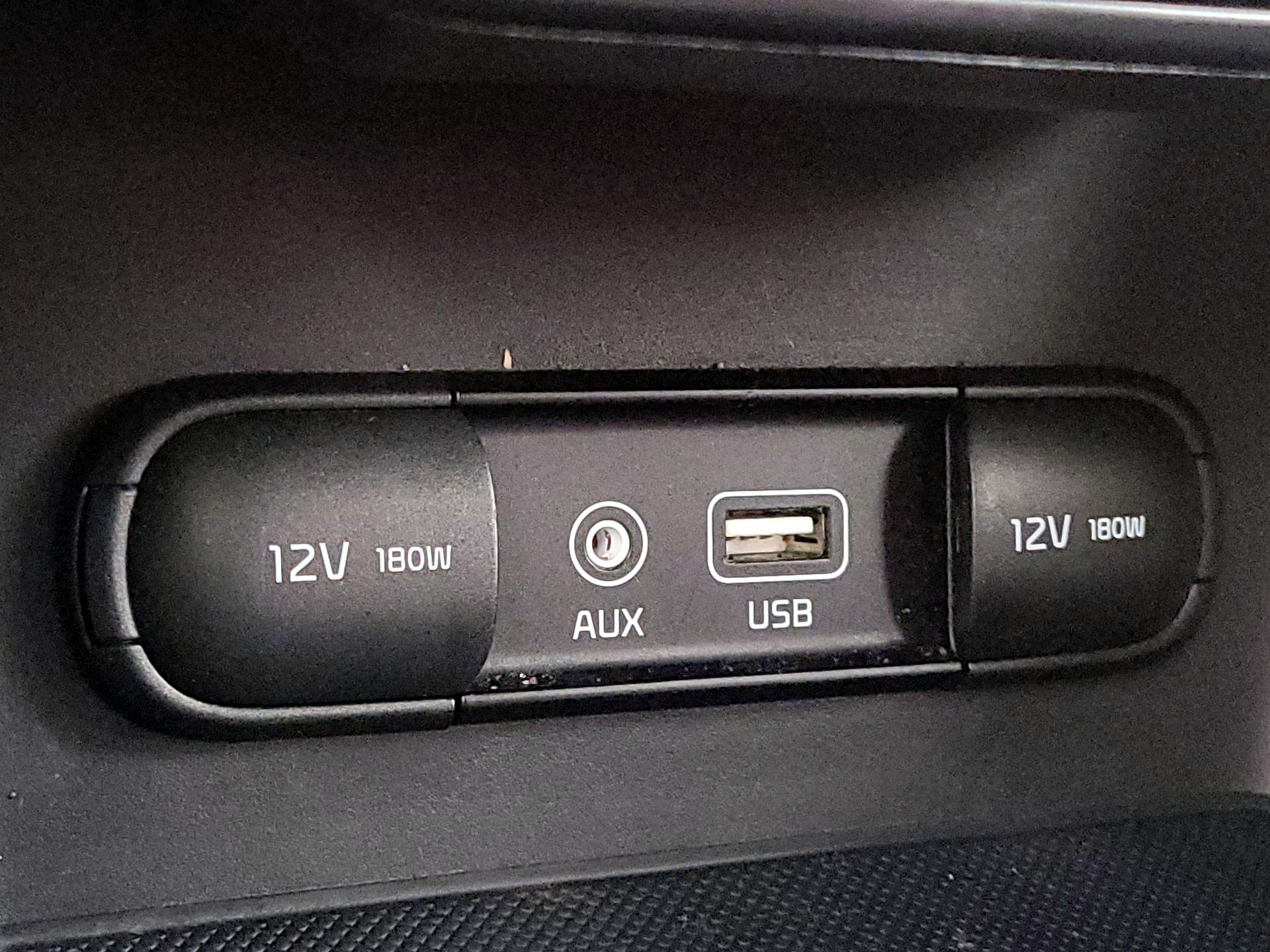 Thumbnail: 2017 Kia Sportage - 18