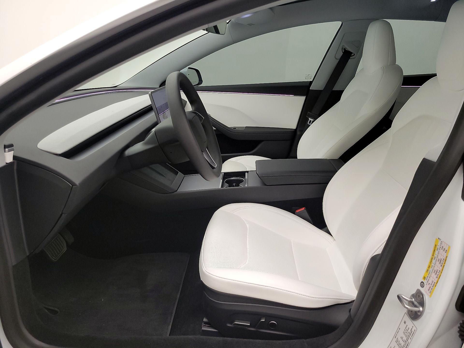 Thumbnail: 2025 Tesla Model 3 - 11