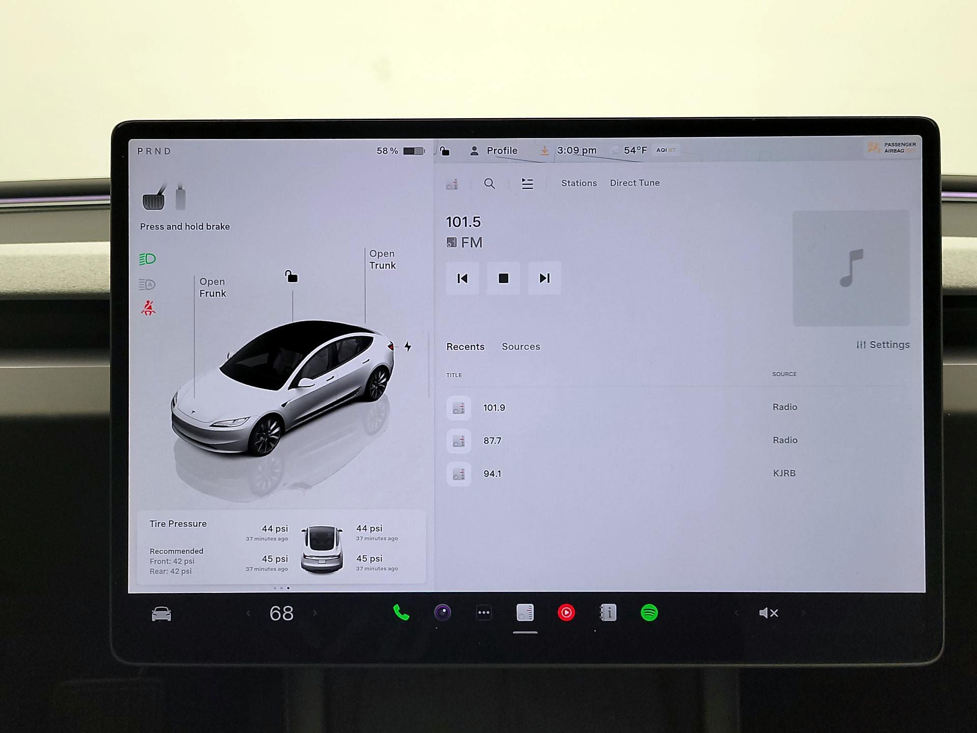 Thumbnail: 2025 Tesla Model 3 - 15
