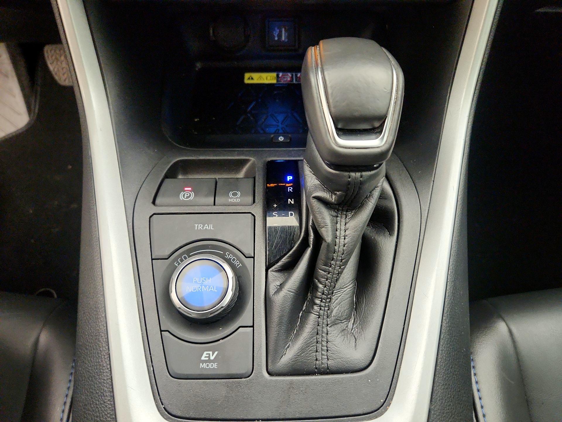 Thumbnail: 2024 Toyota RAV4 - 17