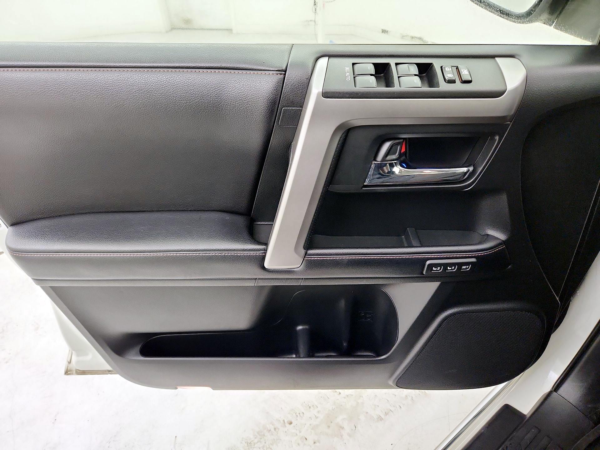 Thumbnail: 2019 Toyota 4Runner - 12