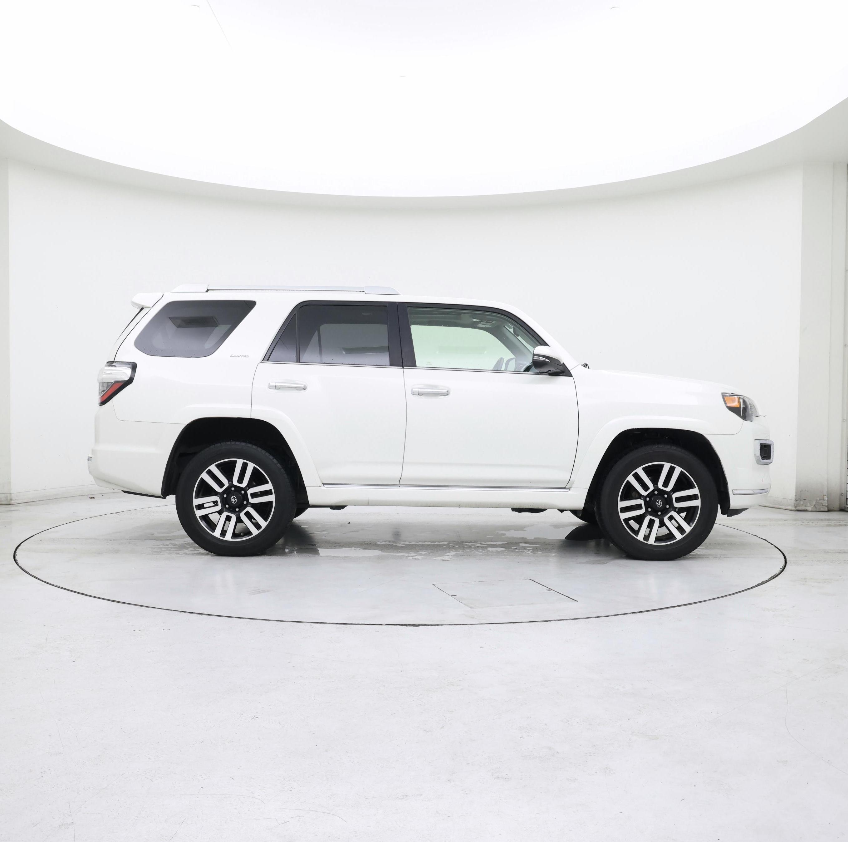 Thumbnail: 2019 Toyota 4Runner - 7