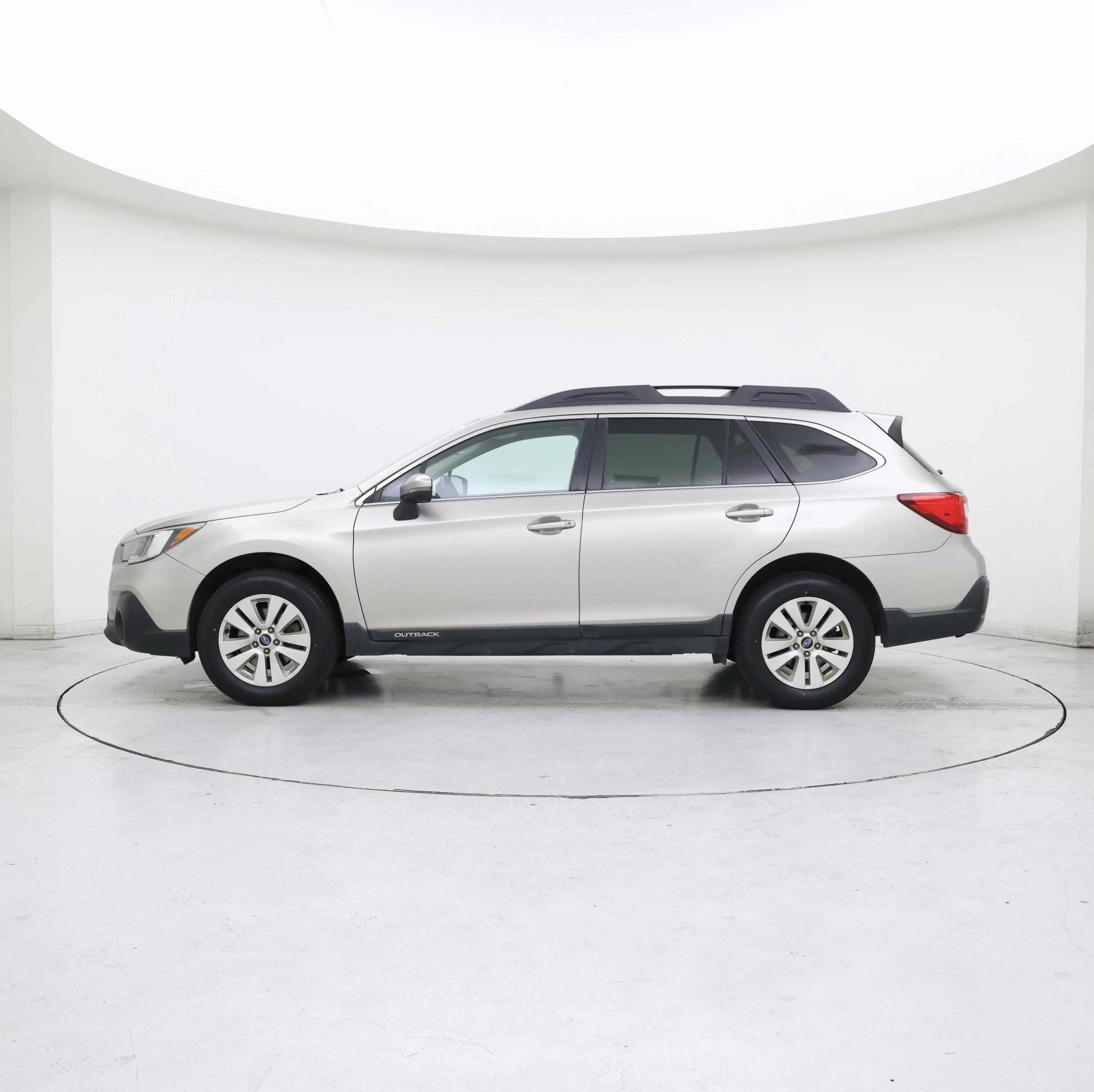 Thumbnail: 2019 Subaru Outback - 3