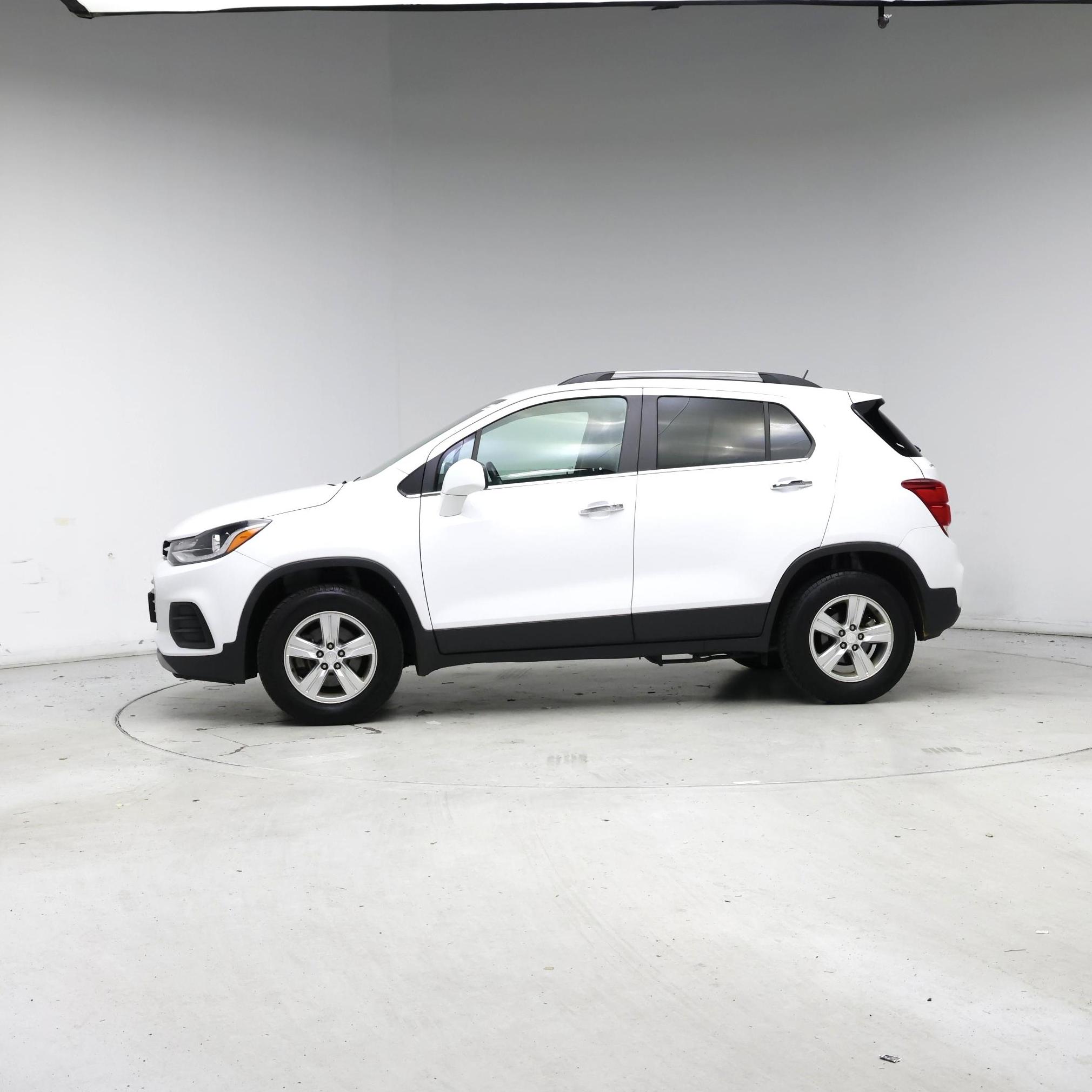 Thumbnail: 2018 Chevrolet Trax - 3
