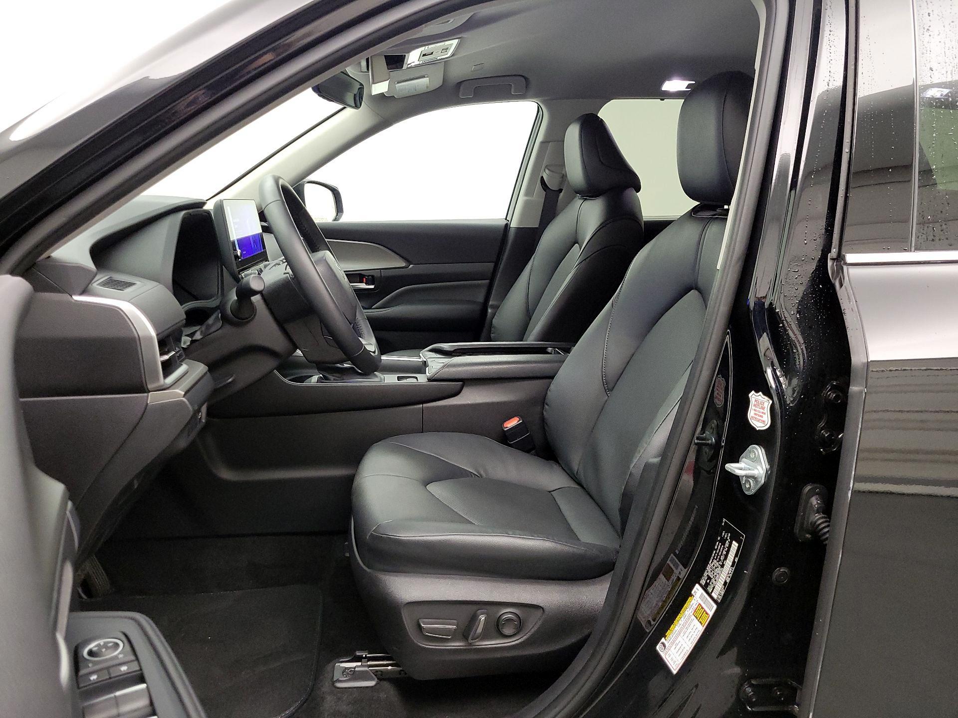 Thumbnail: 2025 Toyota Grand Highlander - 11