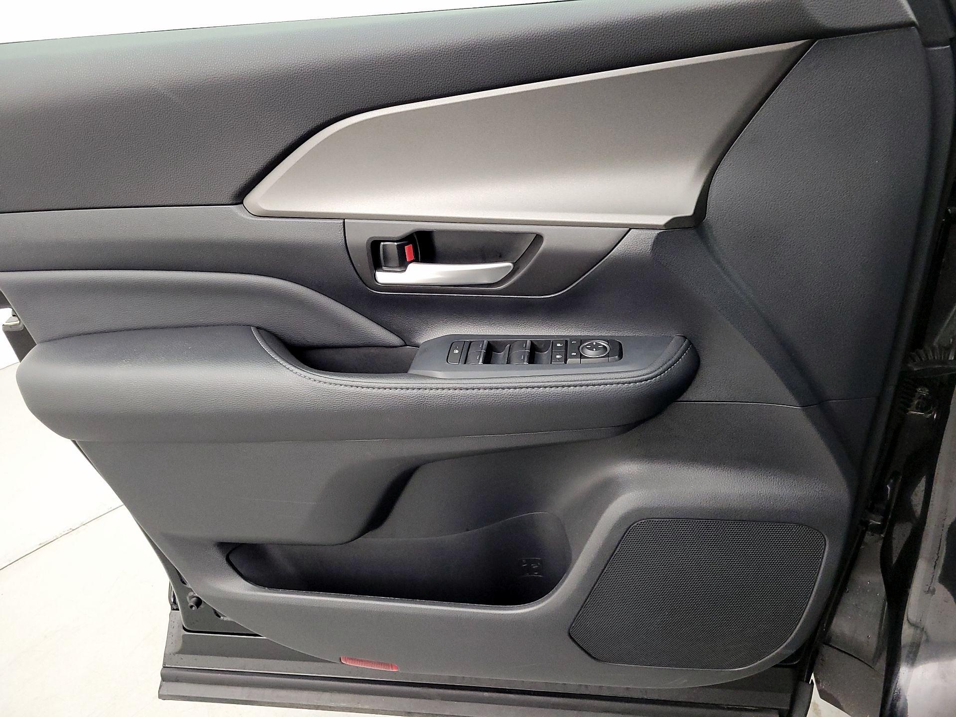 Thumbnail: 2025 Toyota Grand Highlander - 12