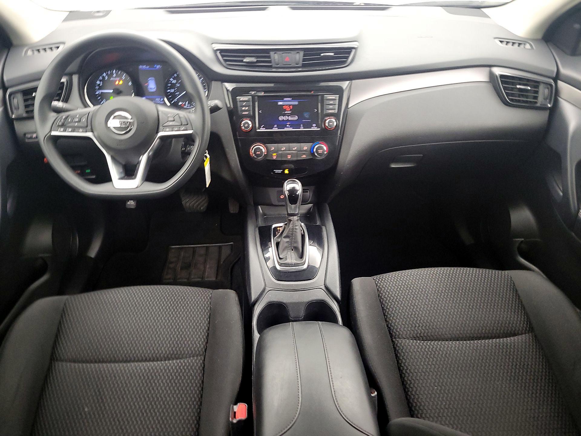 Thumbnail: 2020 Nissan Rogue Sport - 9