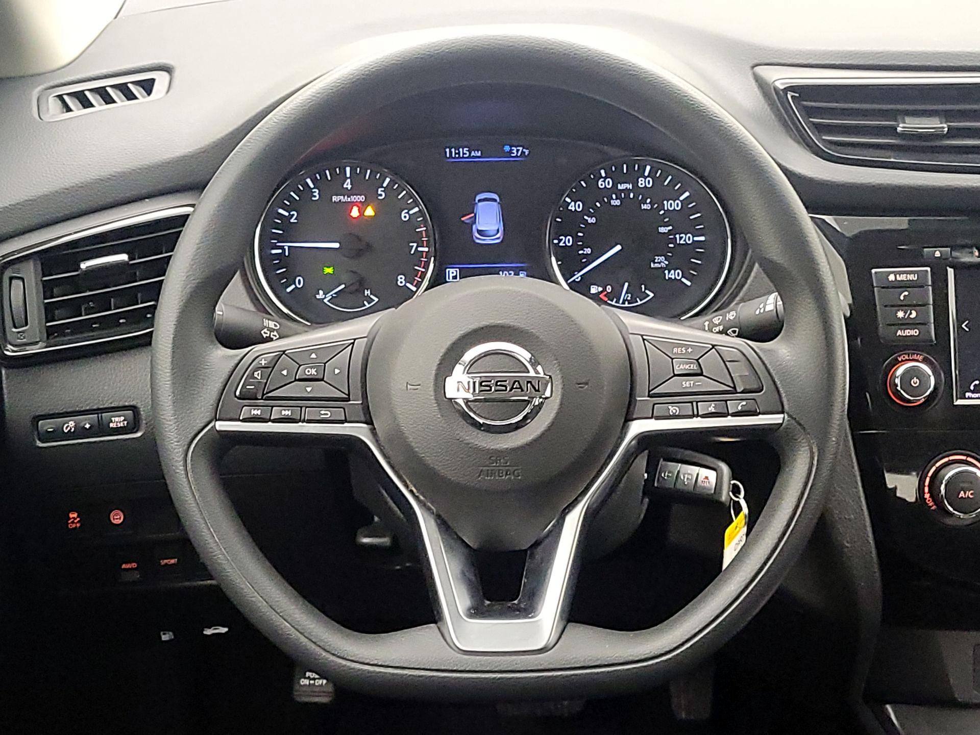 Thumbnail: 2020 Nissan Rogue Sport - 10