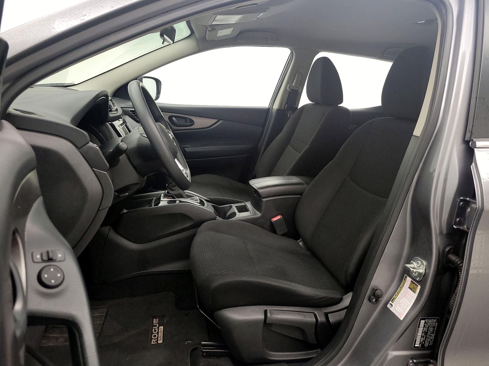 Thumbnail: 2020 Nissan Rogue Sport - 11