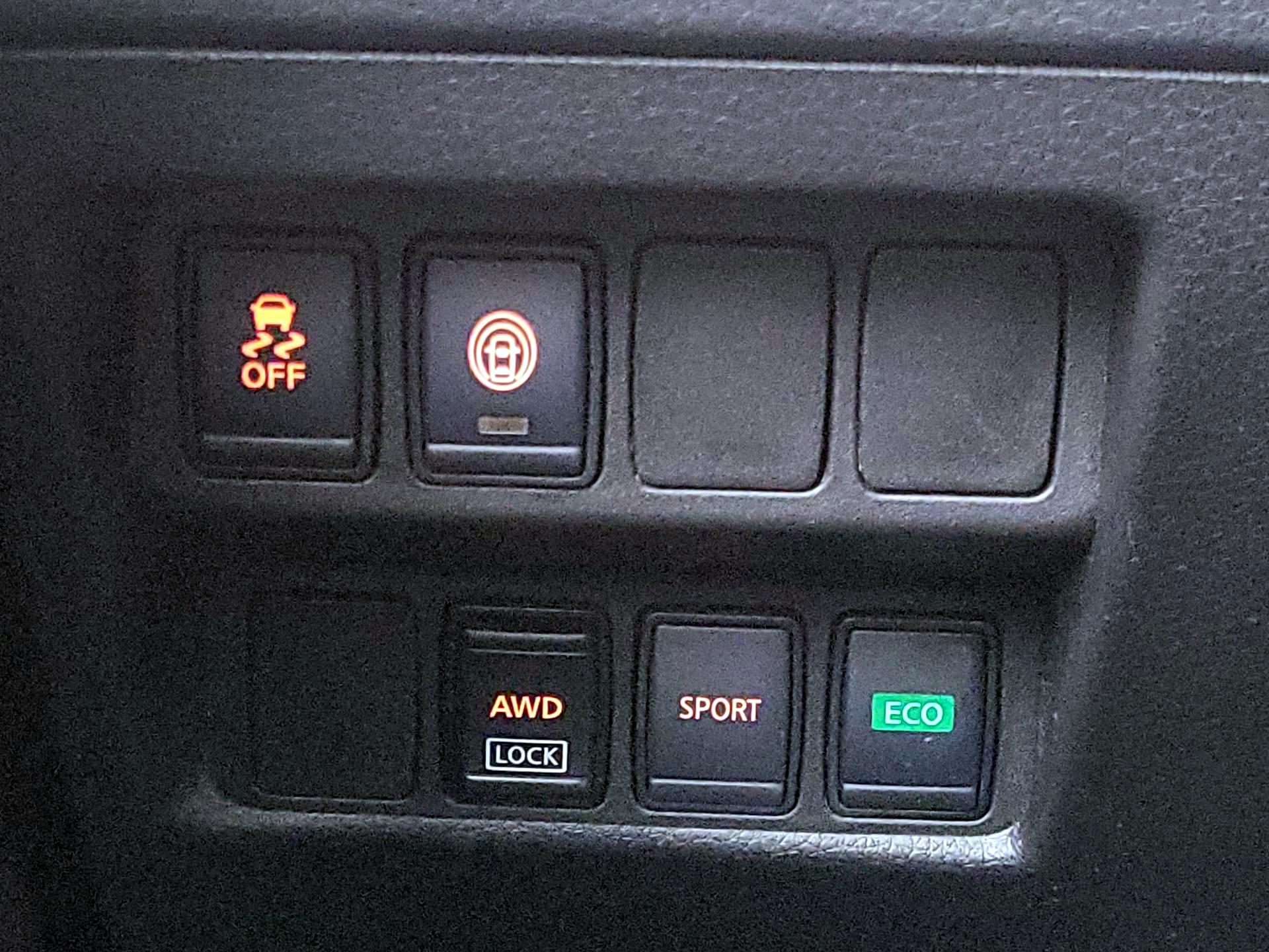 Thumbnail: 2020 Nissan Rogue Sport - 13