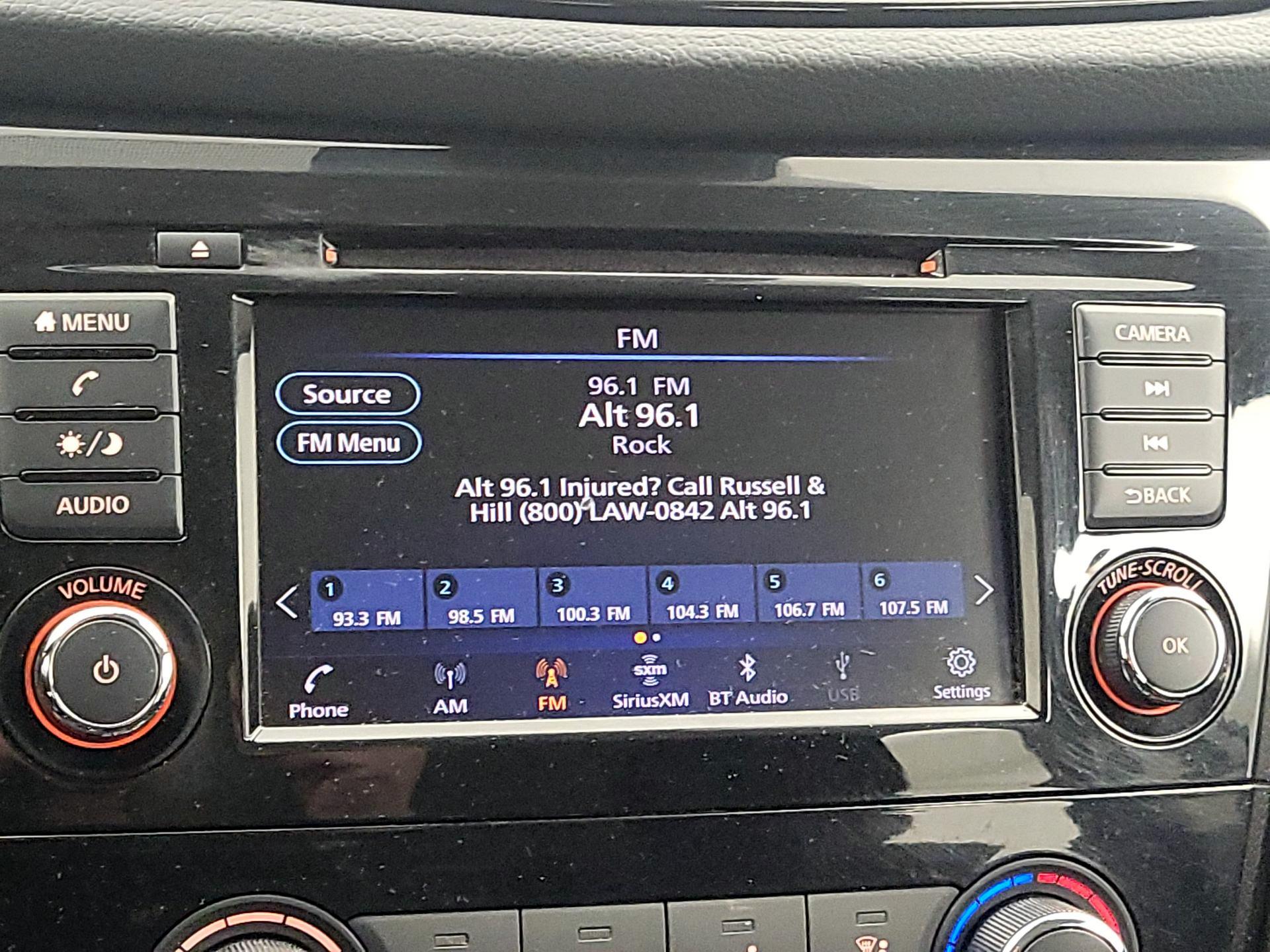 Thumbnail: 2020 Nissan Rogue Sport - 15