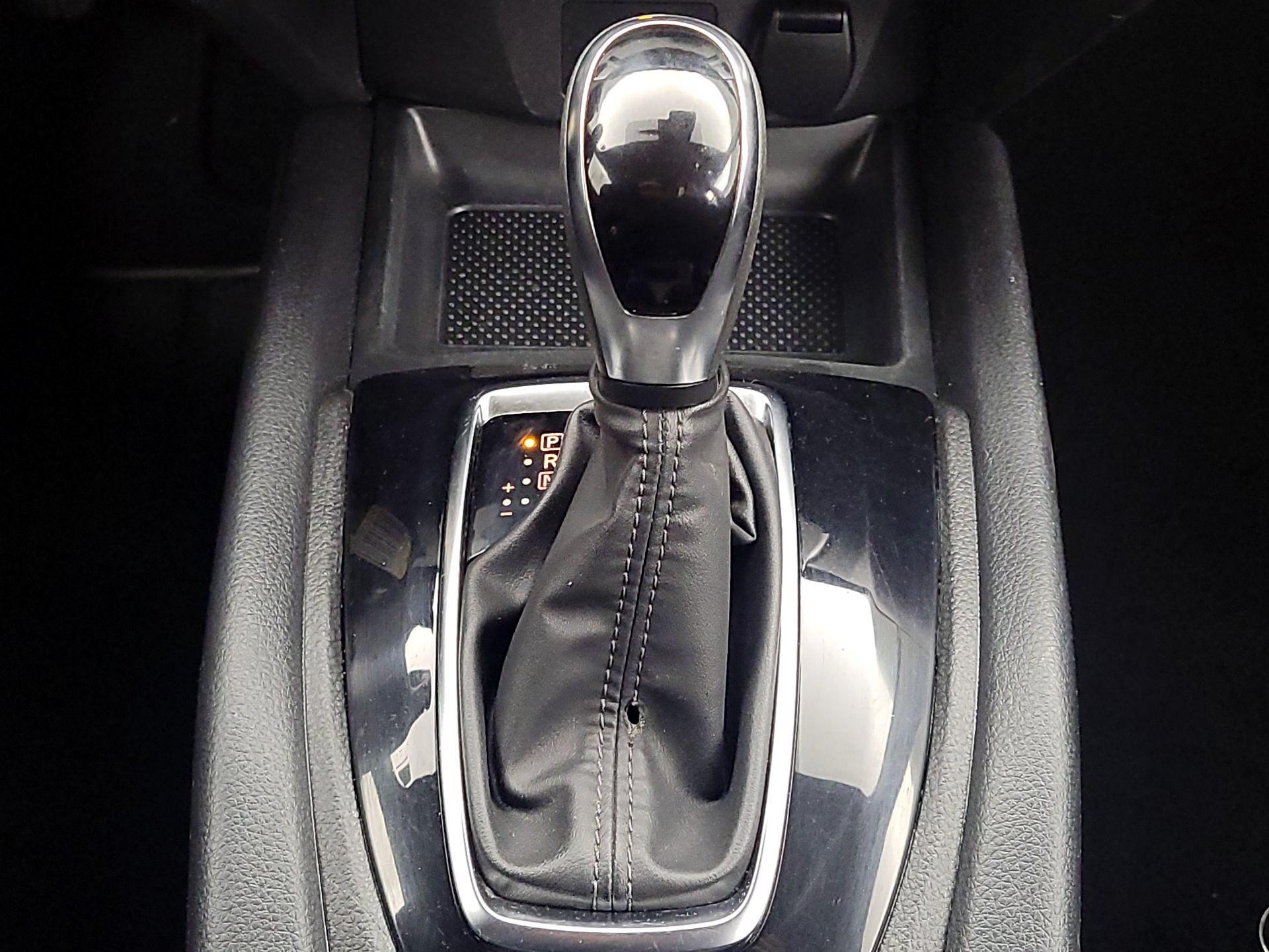 Thumbnail: 2020 Nissan Rogue Sport - 17