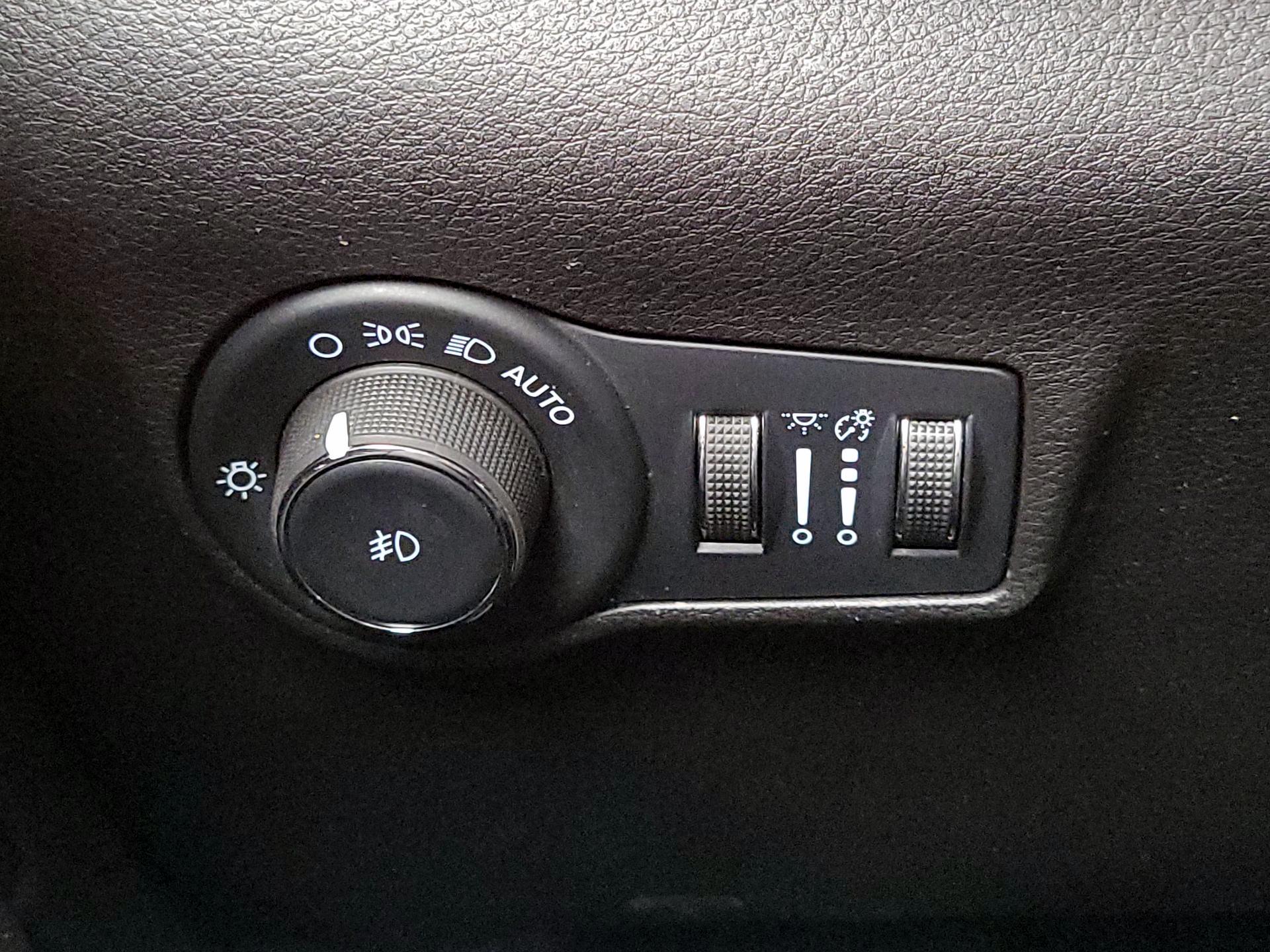 Thumbnail: 2022 Jeep Compass - 13