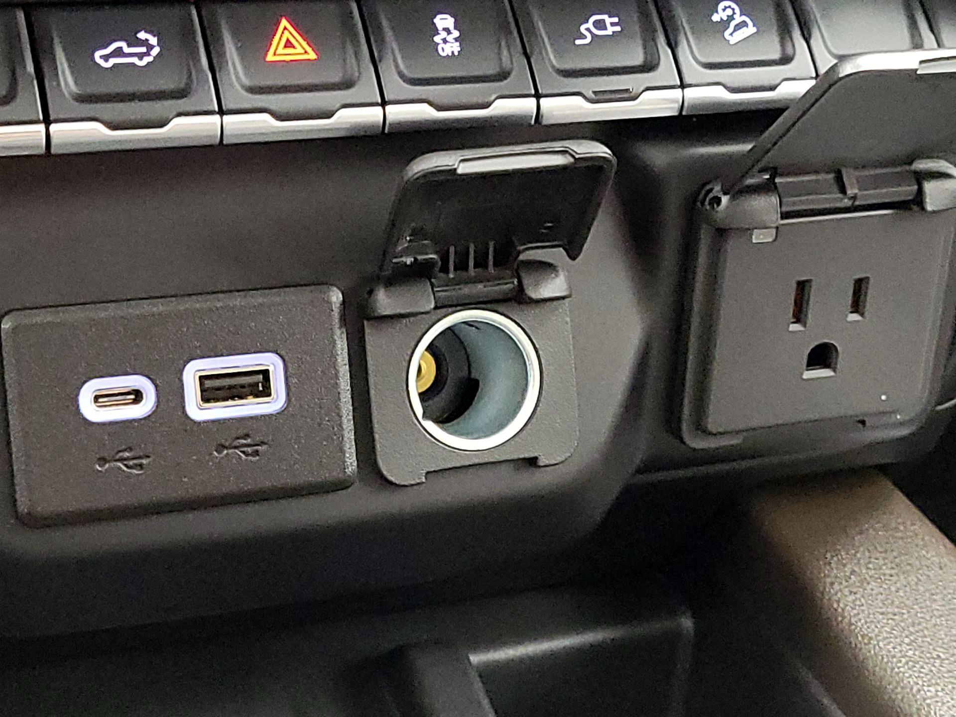 Thumbnail: 2022 Chevrolet Silverado 1500 - 19