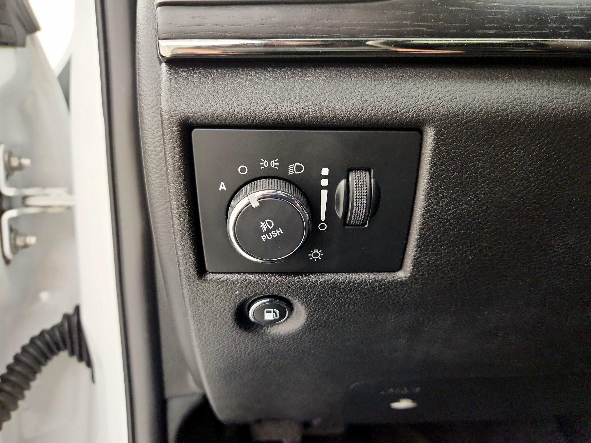 Thumbnail: 2018 Jeep Grand Cherokee - 13