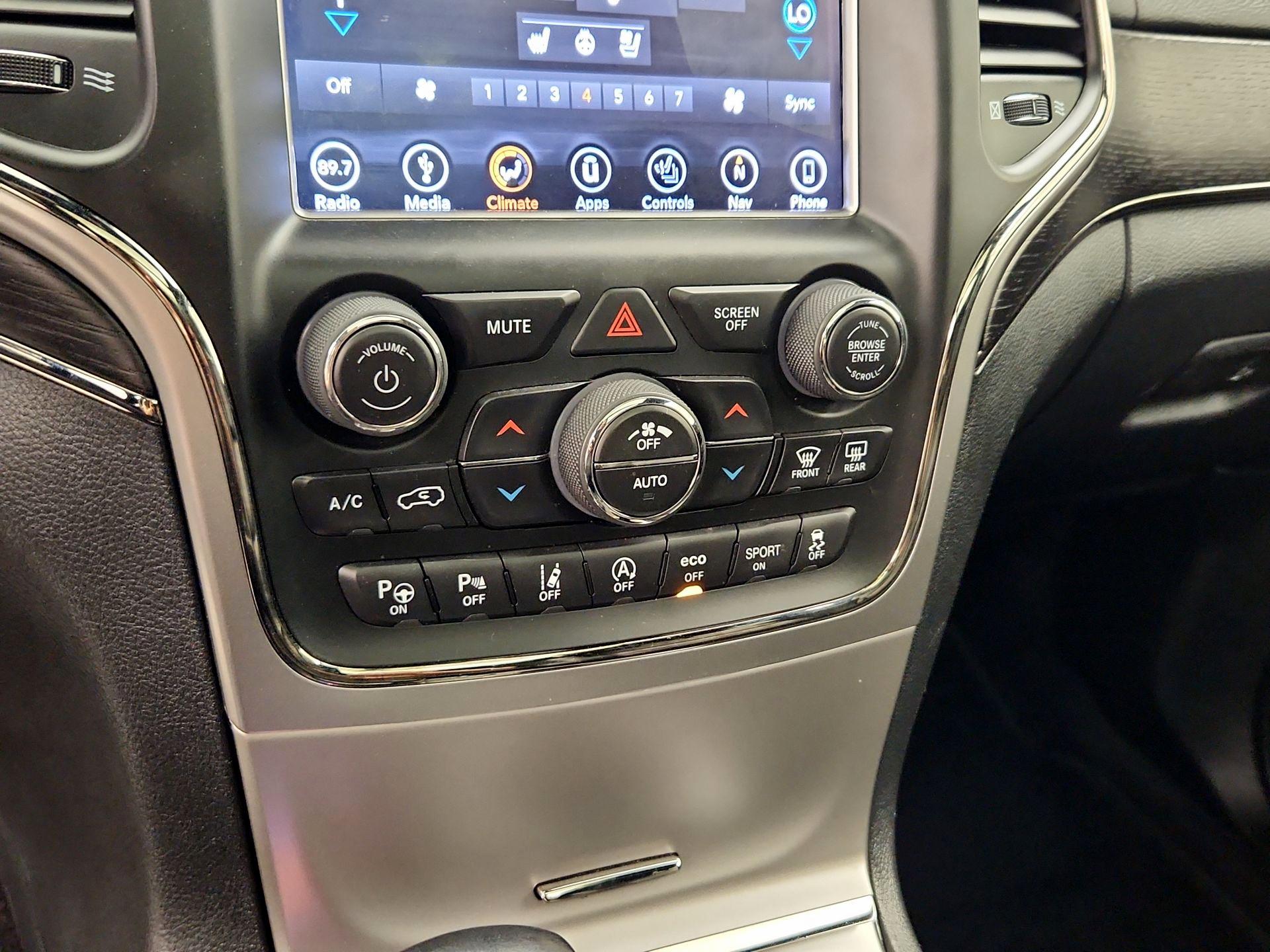 Thumbnail: 2018 Jeep Grand Cherokee - 17