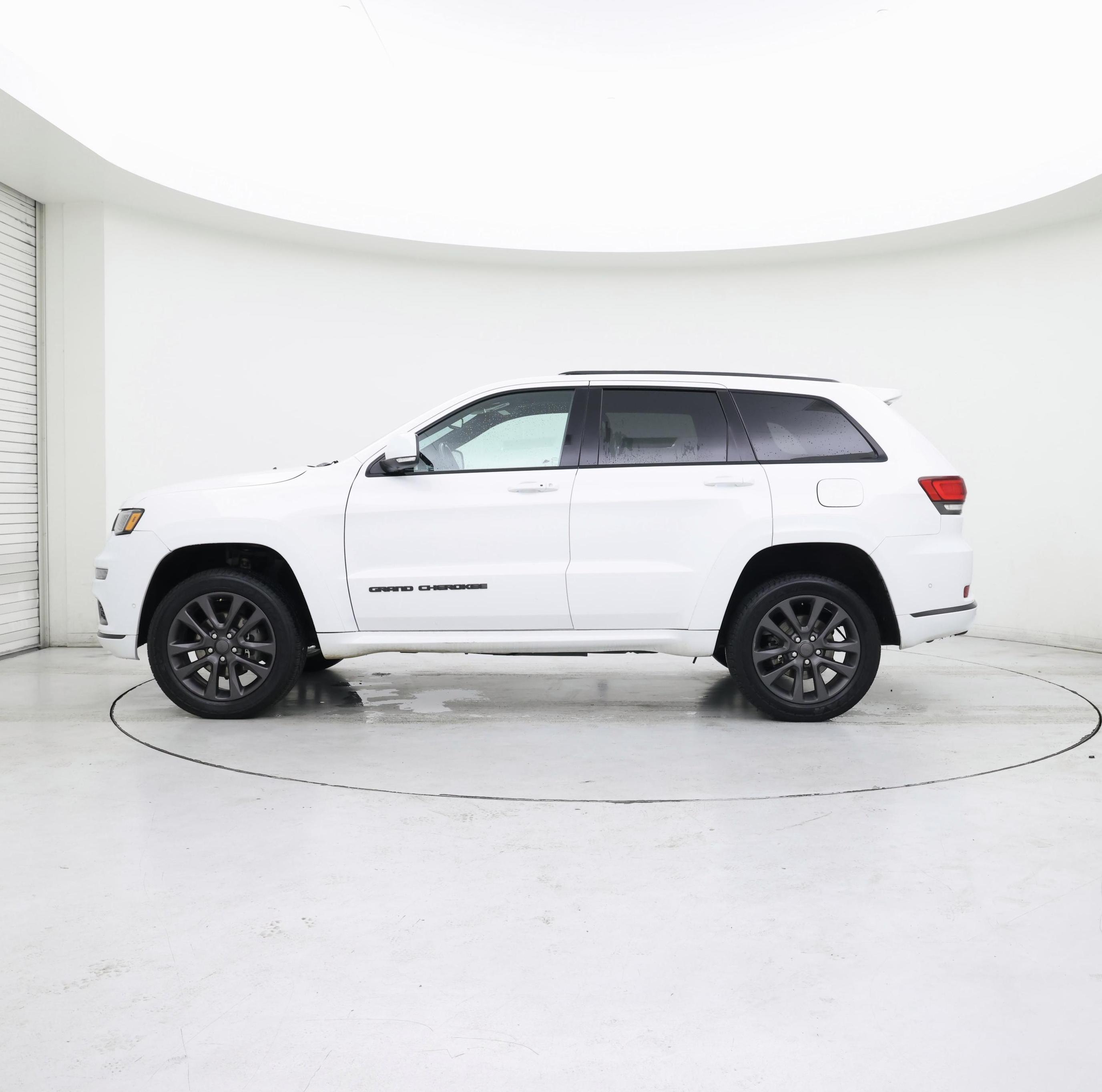 Thumbnail: 2018 Jeep Grand Cherokee - 3