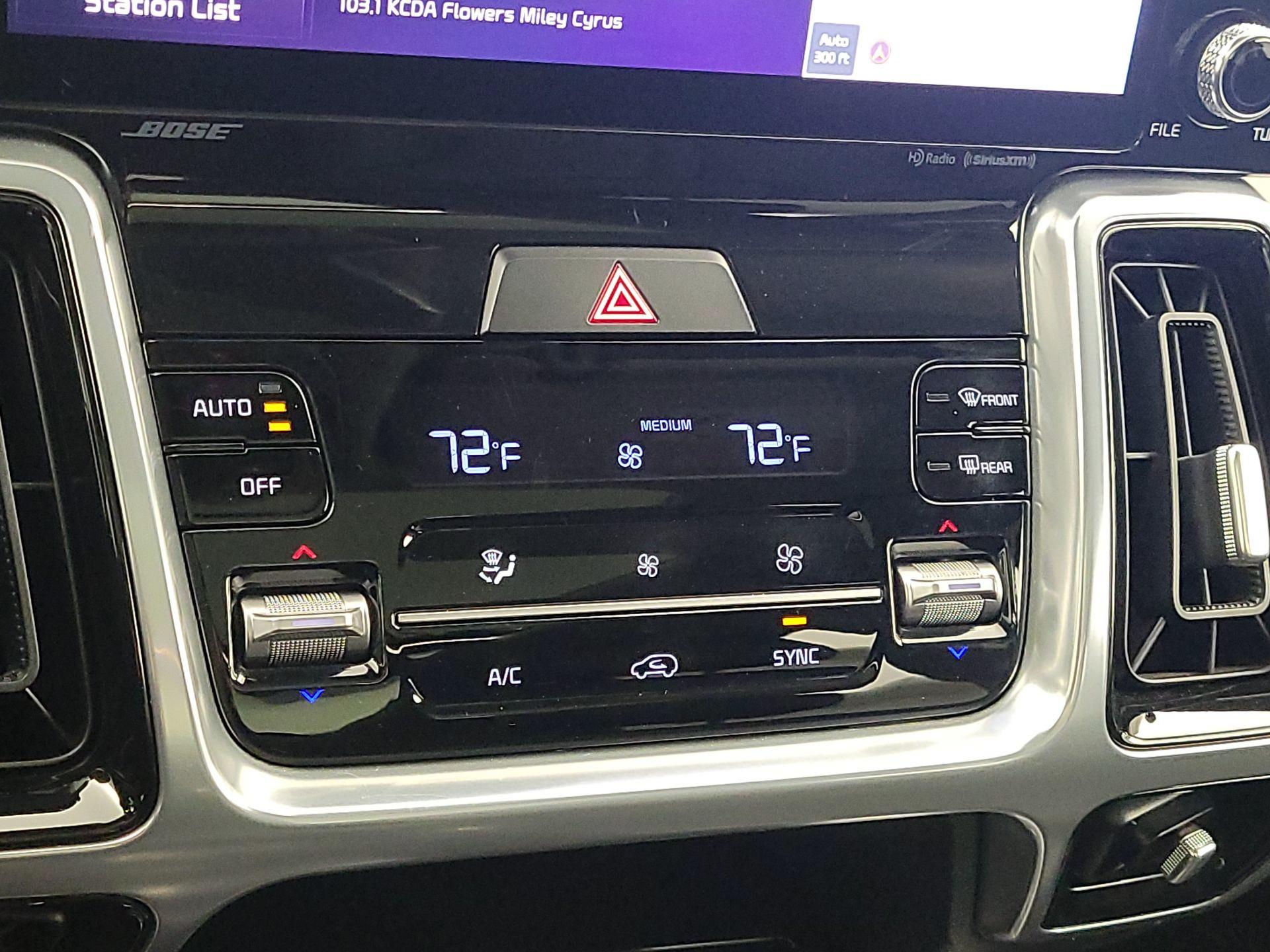 Thumbnail: 2023 Kia Sorento - 17