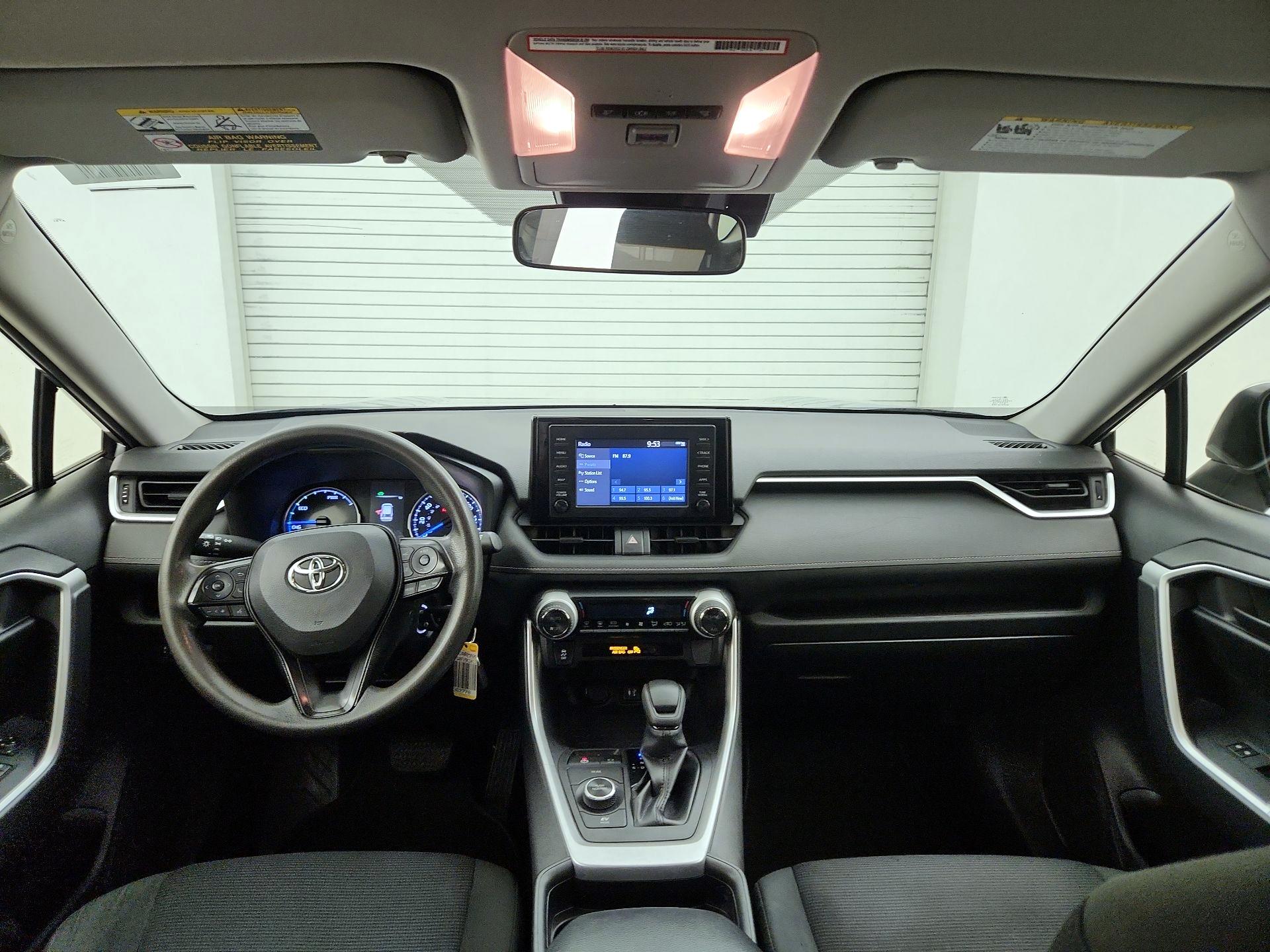 Thumbnail: 2019 Toyota RAV4 - 9