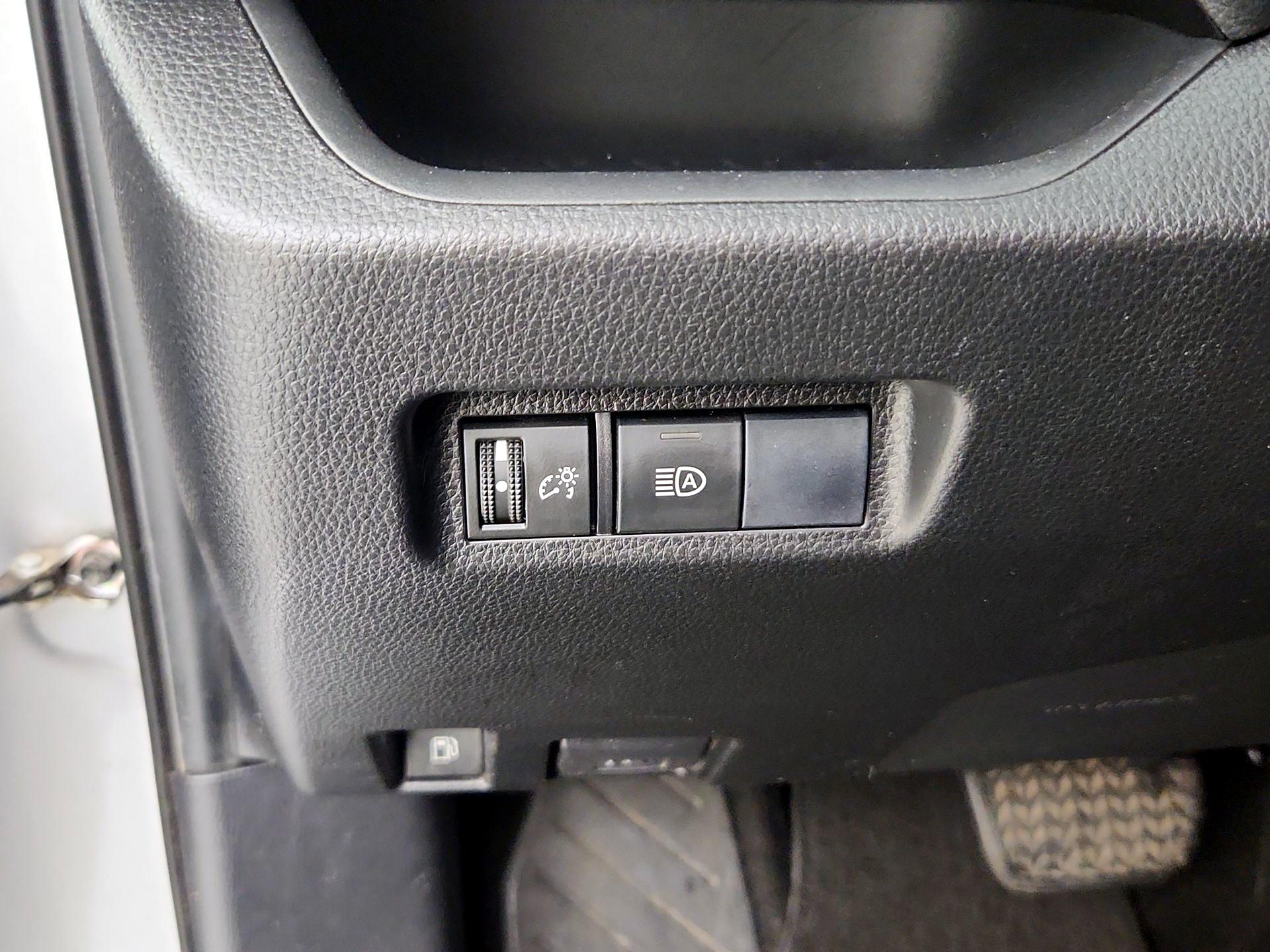 Thumbnail: 2019 Toyota RAV4 - 13