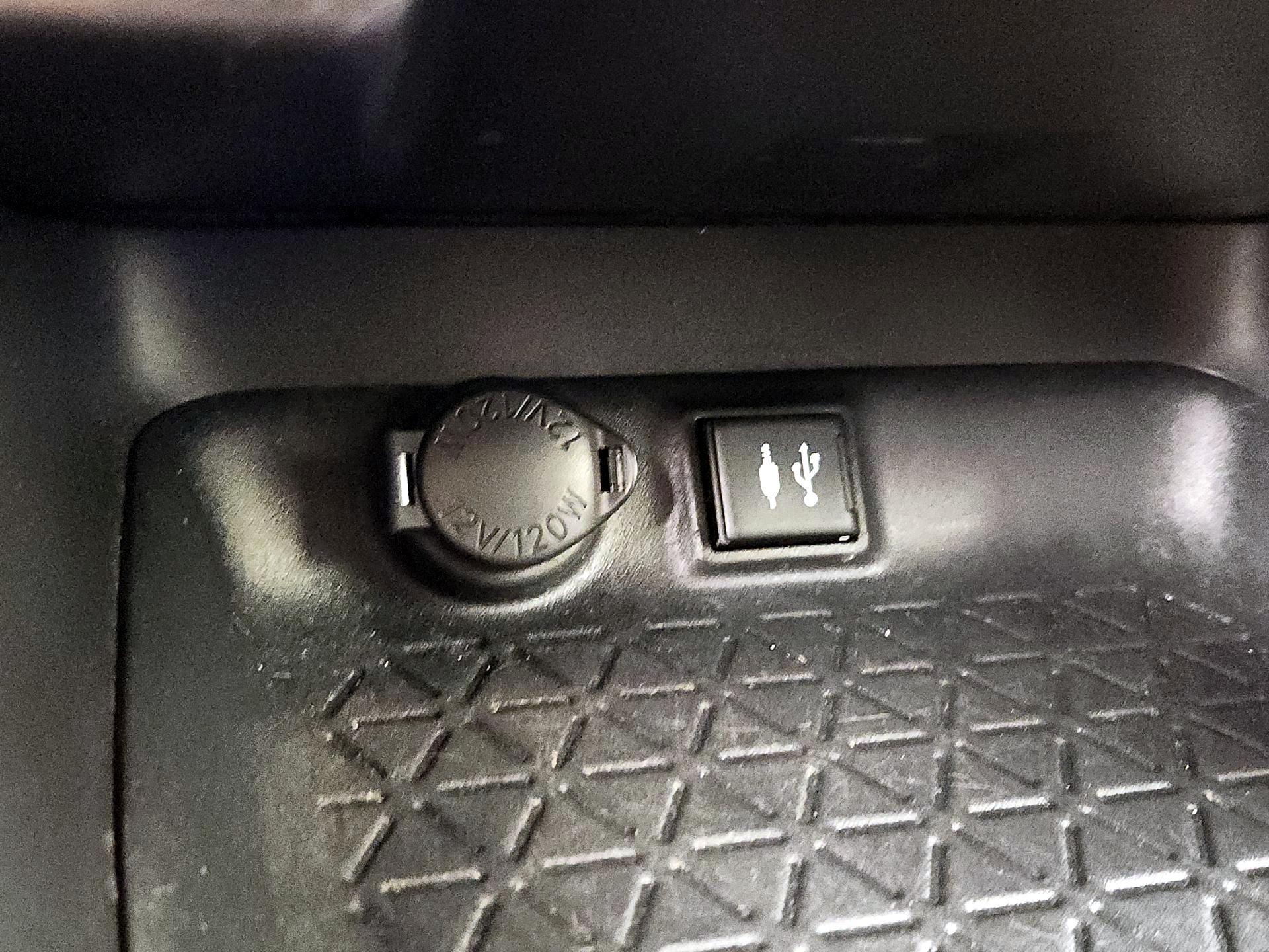 Thumbnail: 2019 Toyota RAV4 - 18