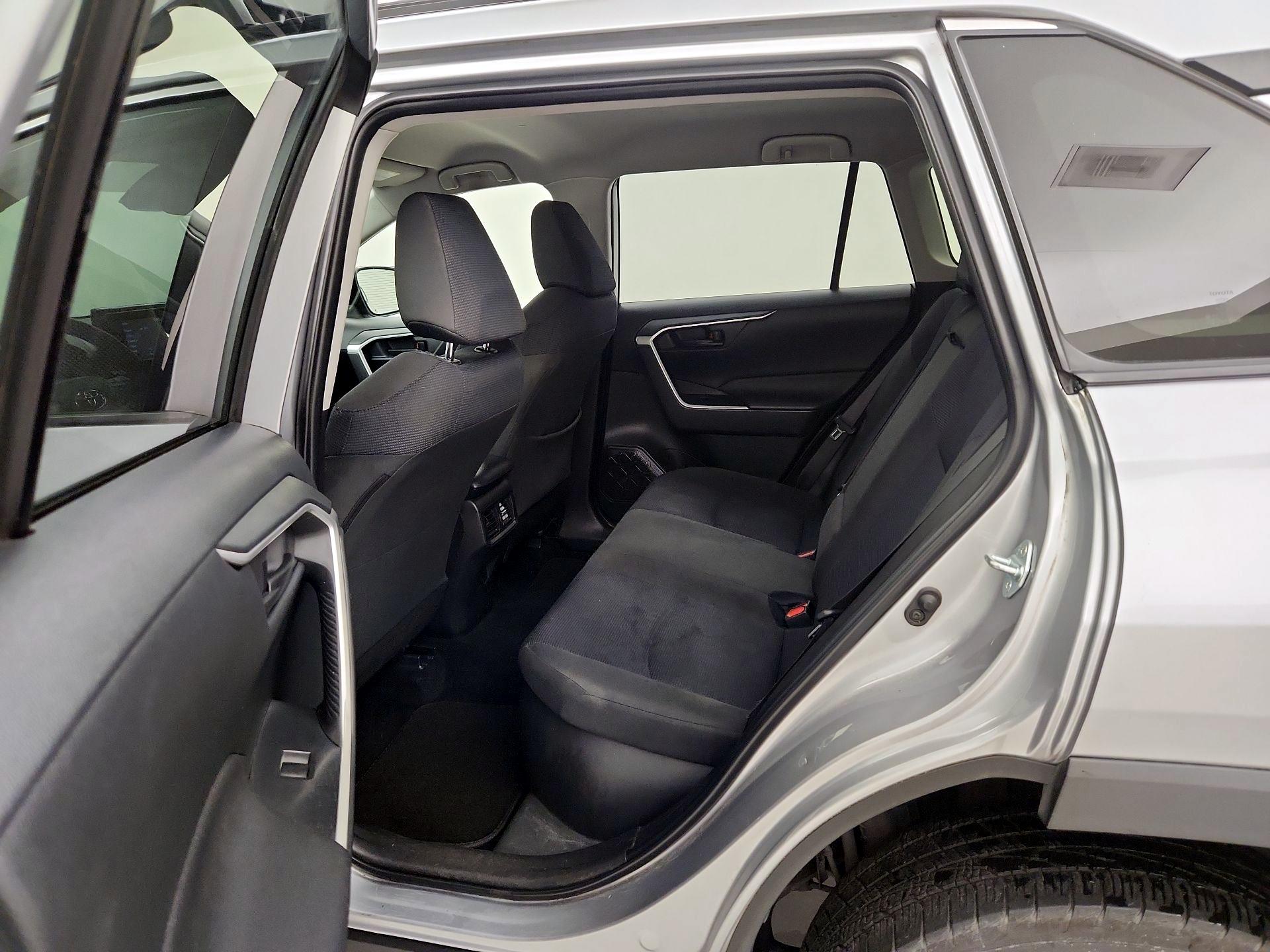 Thumbnail: 2019 Toyota RAV4 - 19