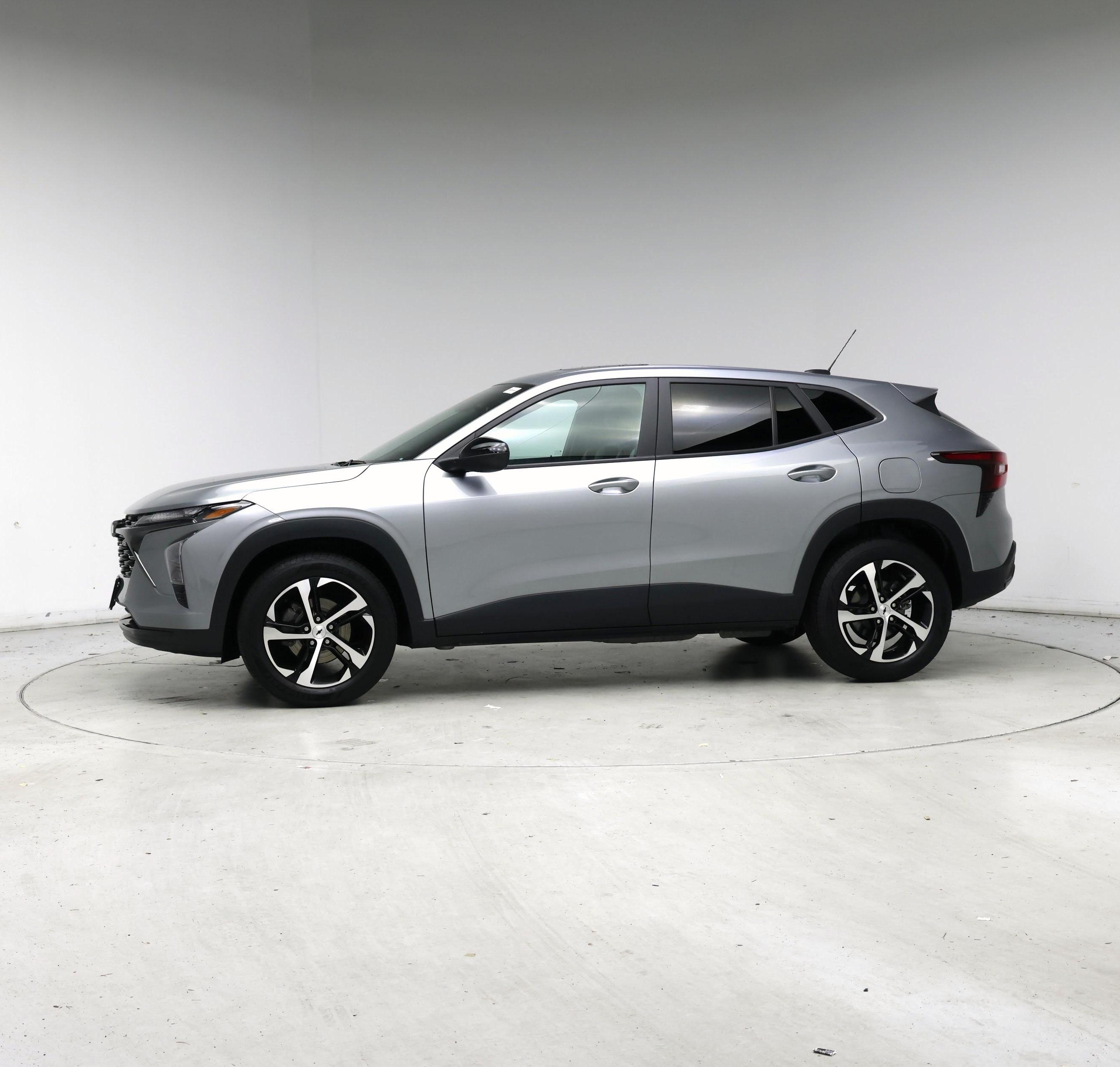 Thumbnail: 2024 Chevrolet Trax - 3