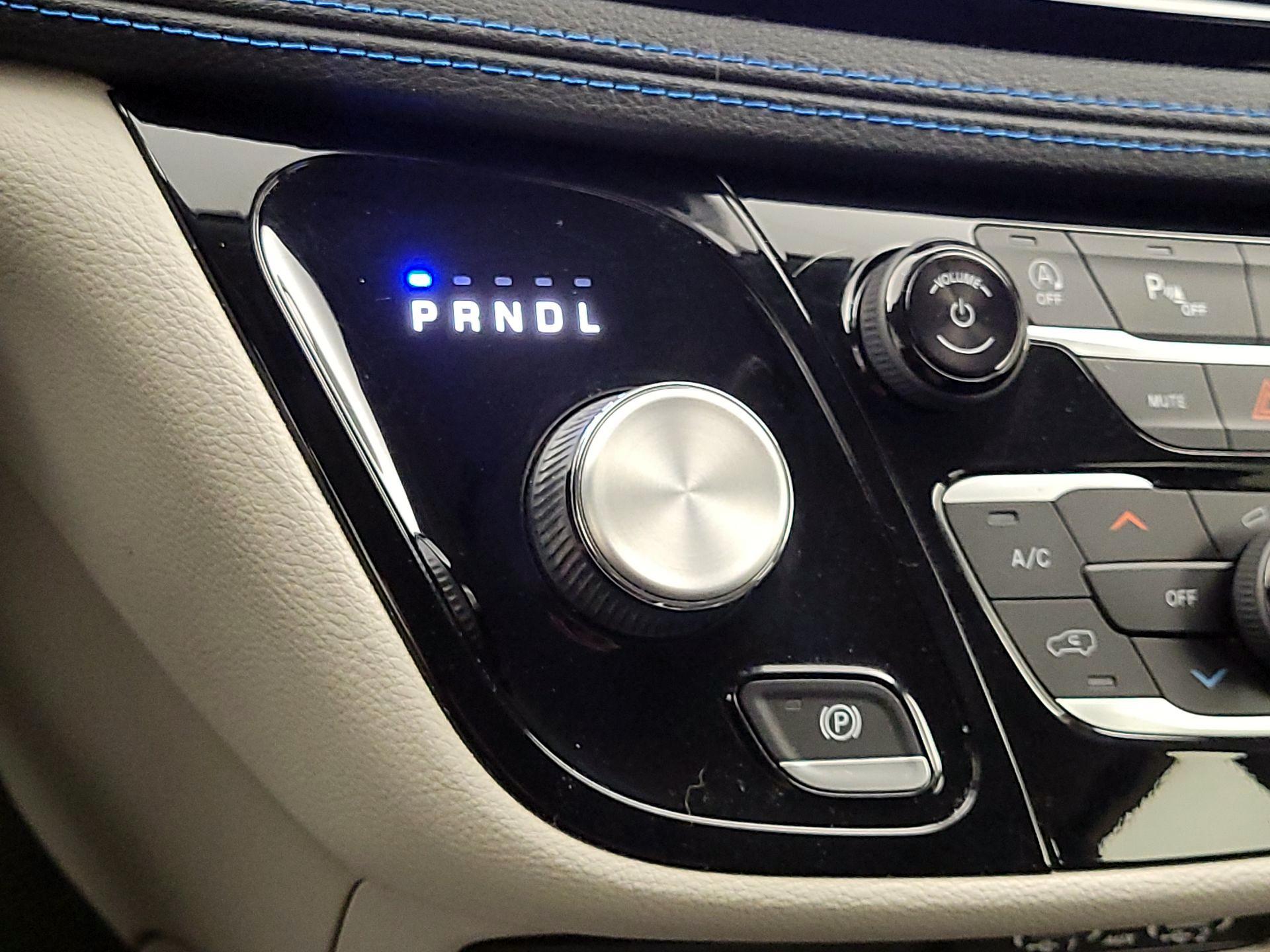 Thumbnail: 2021 Chrysler Pacifica - 17