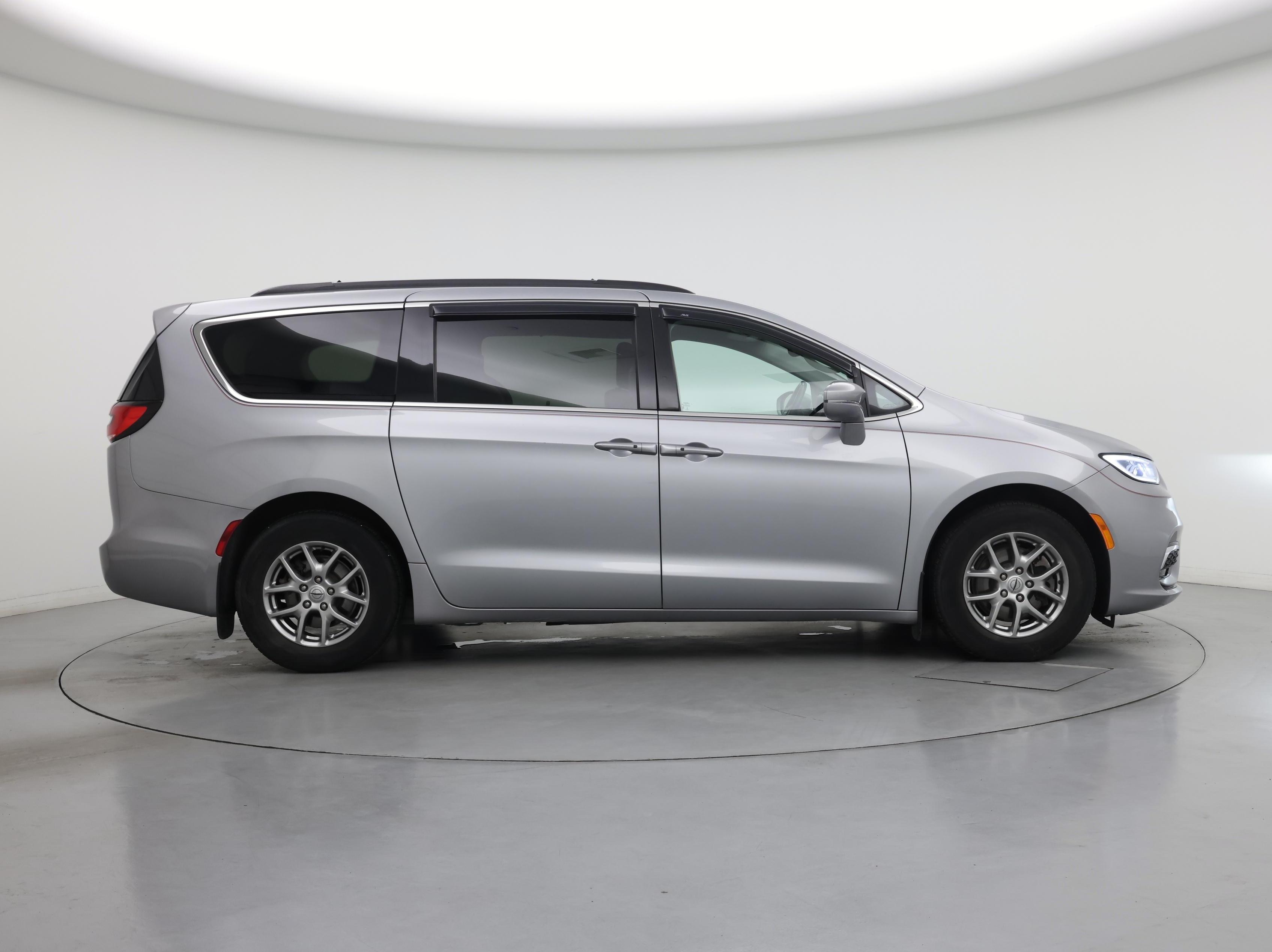 Thumbnail: 2021 Chrysler Pacifica - 7