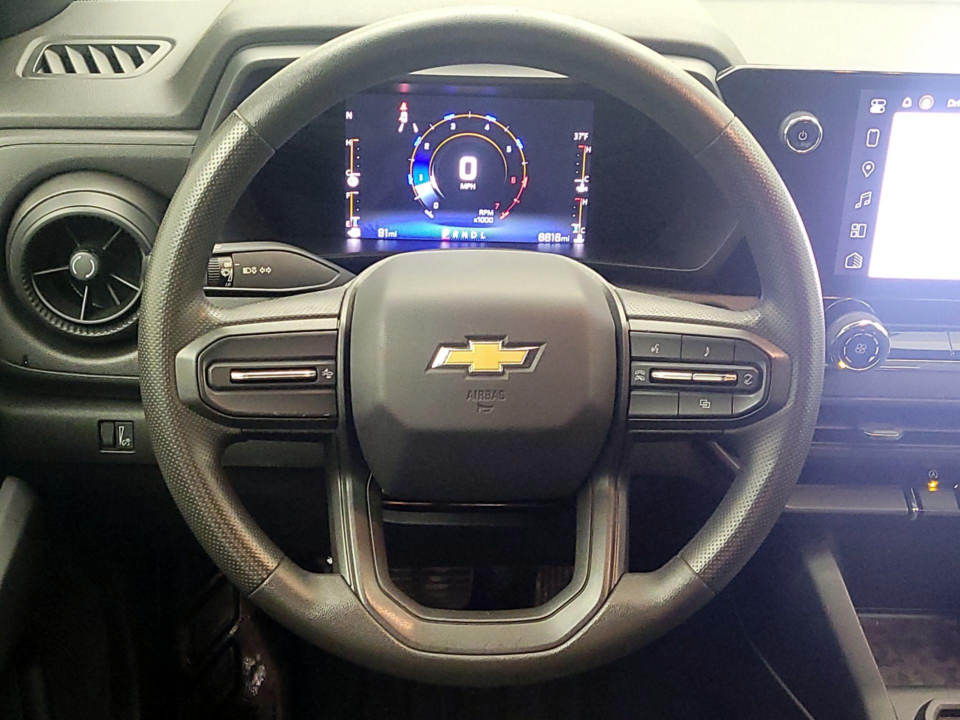 Thumbnail: 2023 Chevrolet Colorado - 10