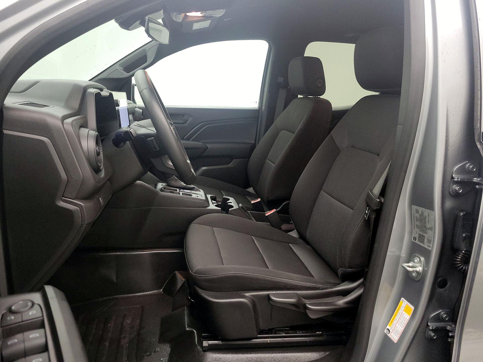 Thumbnail: 2023 Chevrolet Colorado - 11