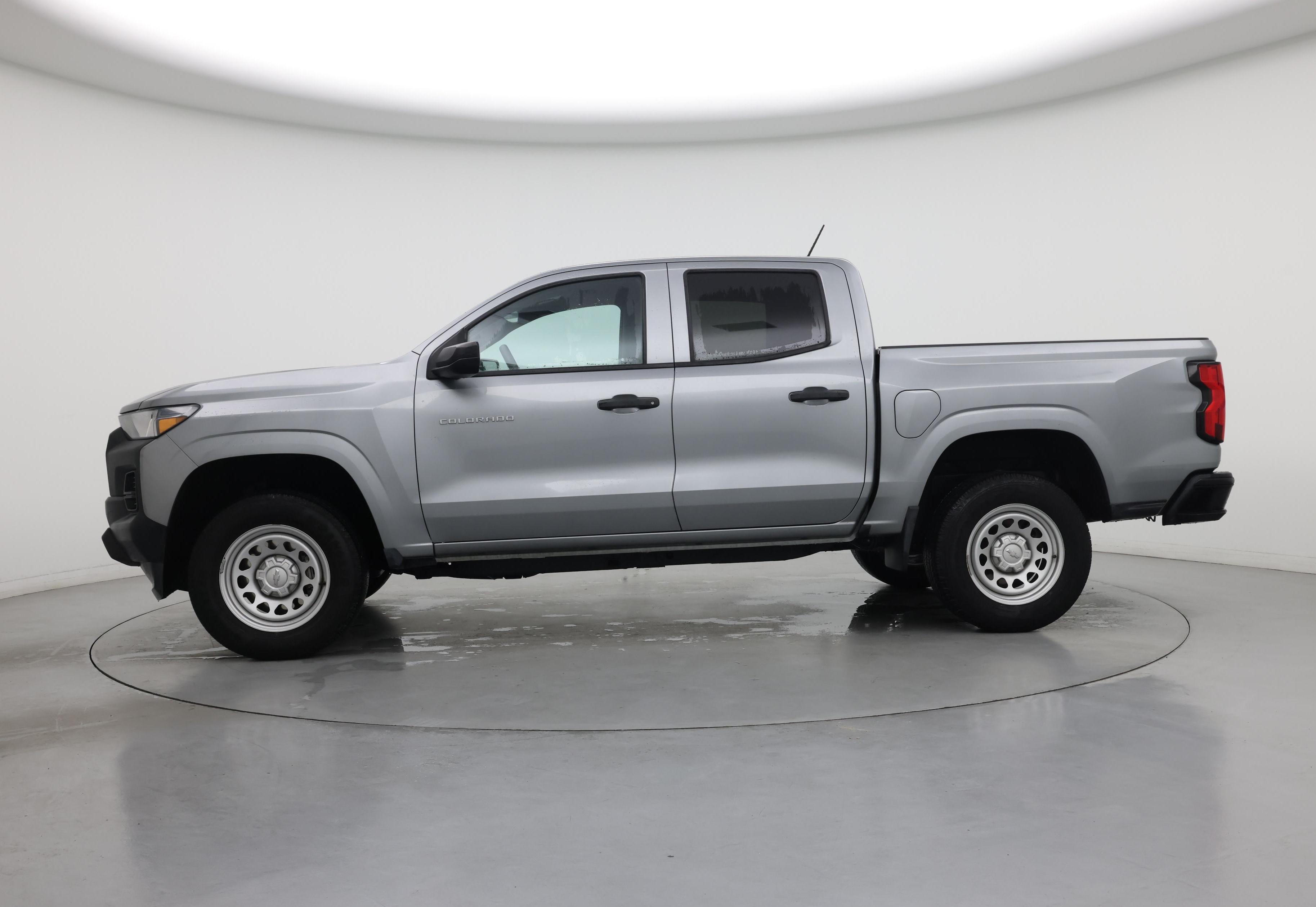 Thumbnail: 2023 Chevrolet Colorado - 3