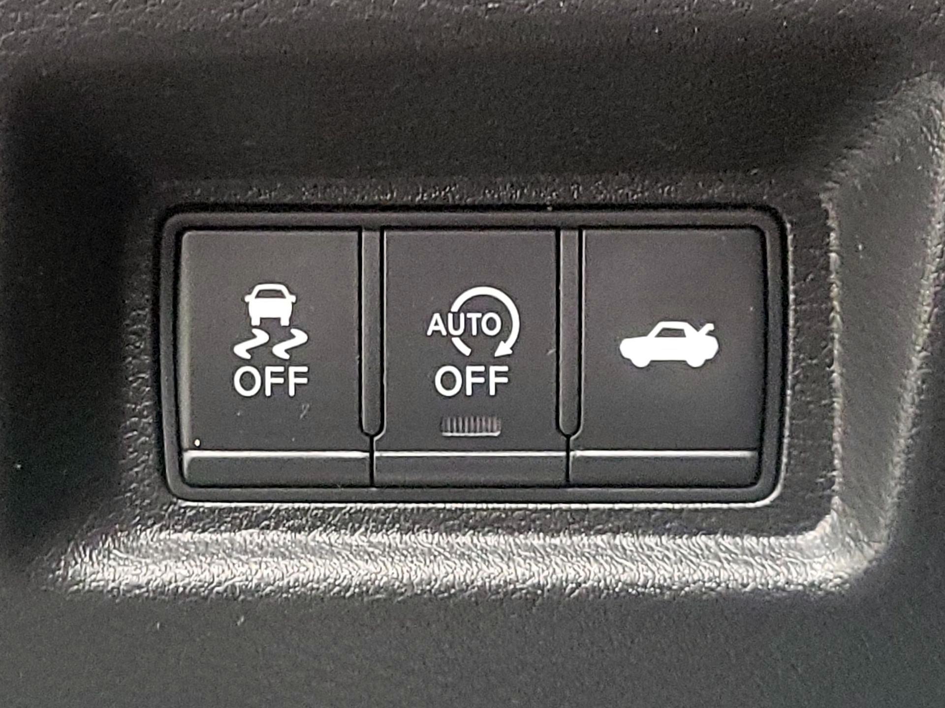 Thumbnail: 2017 INFINITI Q50 - 13