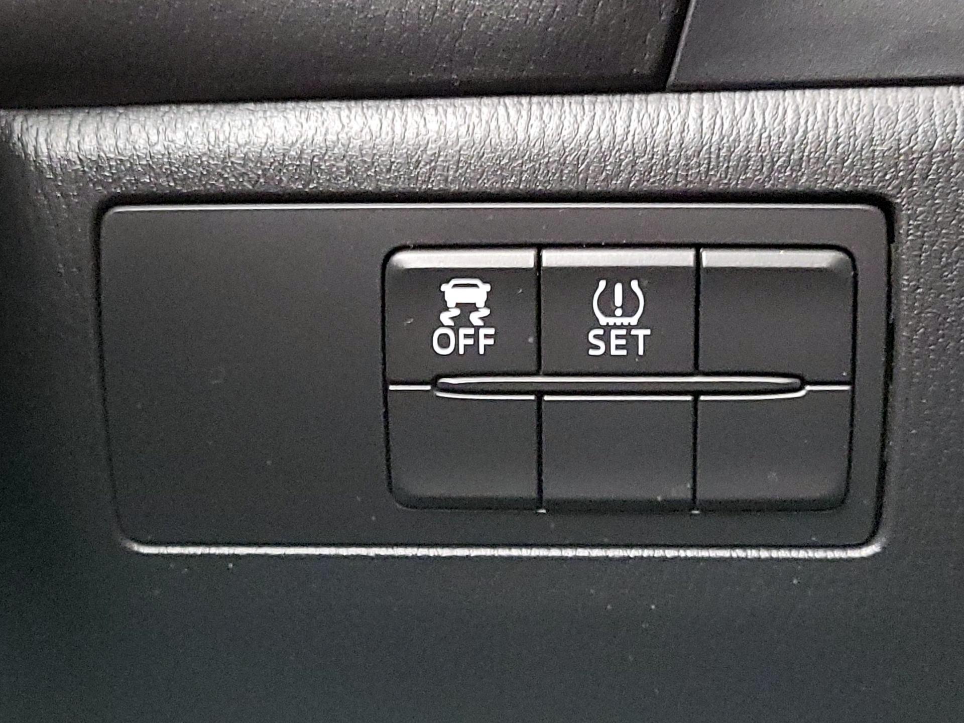 Thumbnail: 2014 Mazda Mazda3 - 13