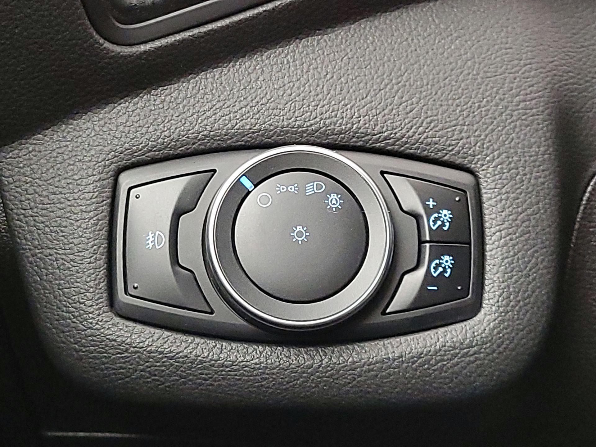 Thumbnail: 2015 Ford Escape - 13